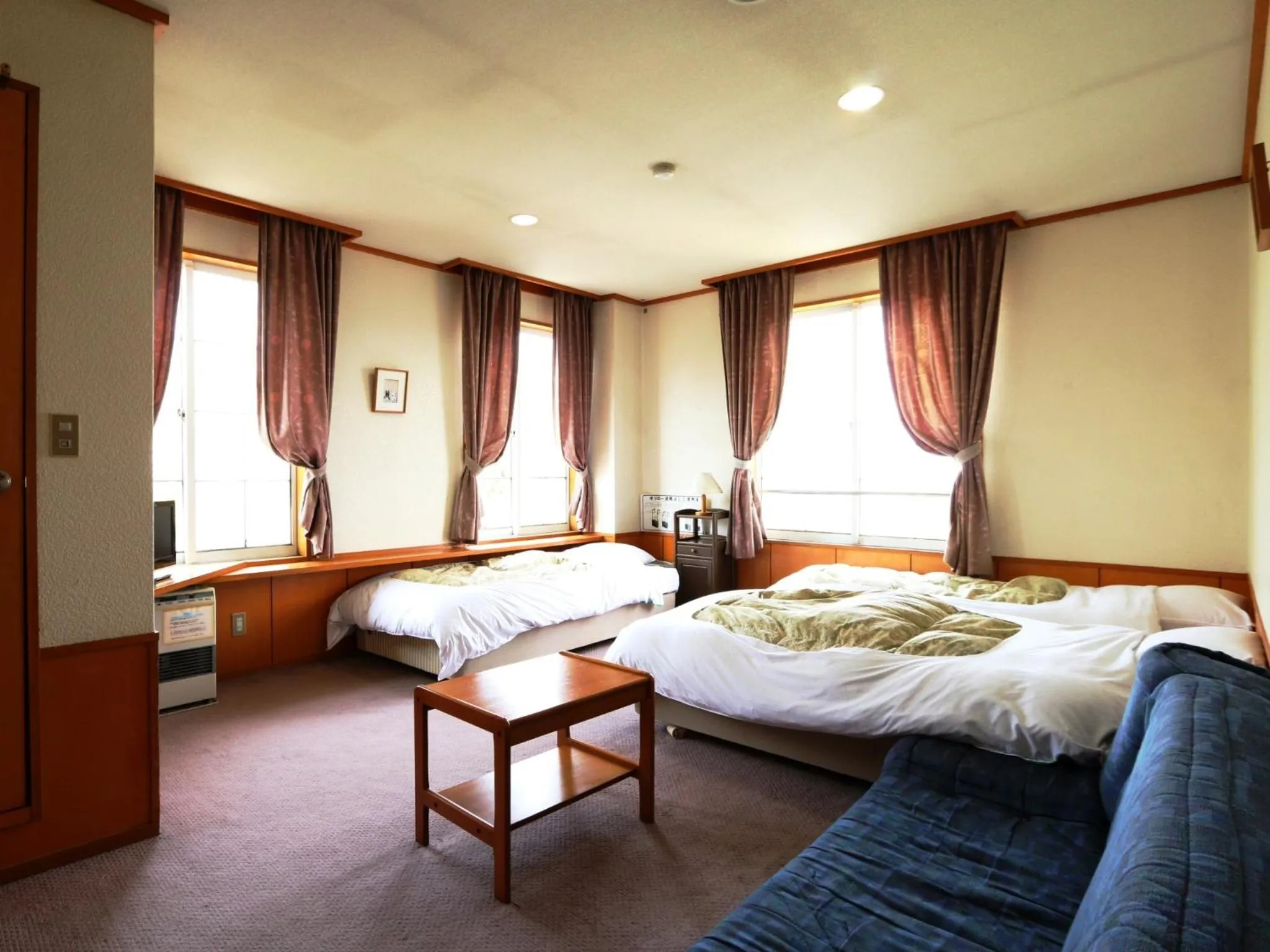 Photo of the whole room in Marchen House Madarao