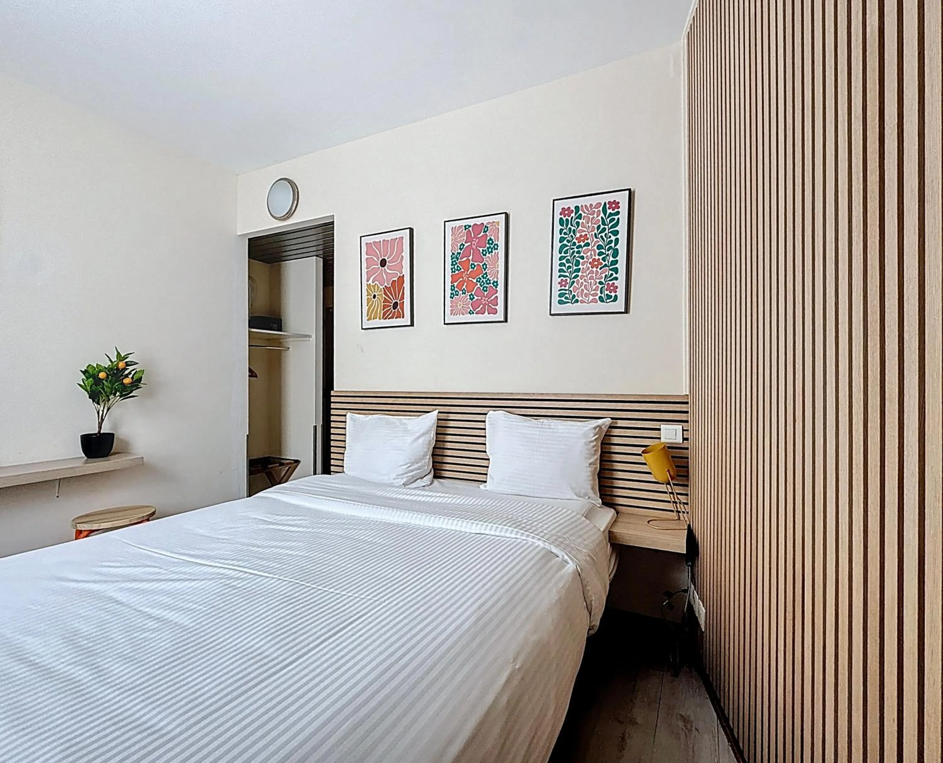 Bed in Slina Hotel Brussels