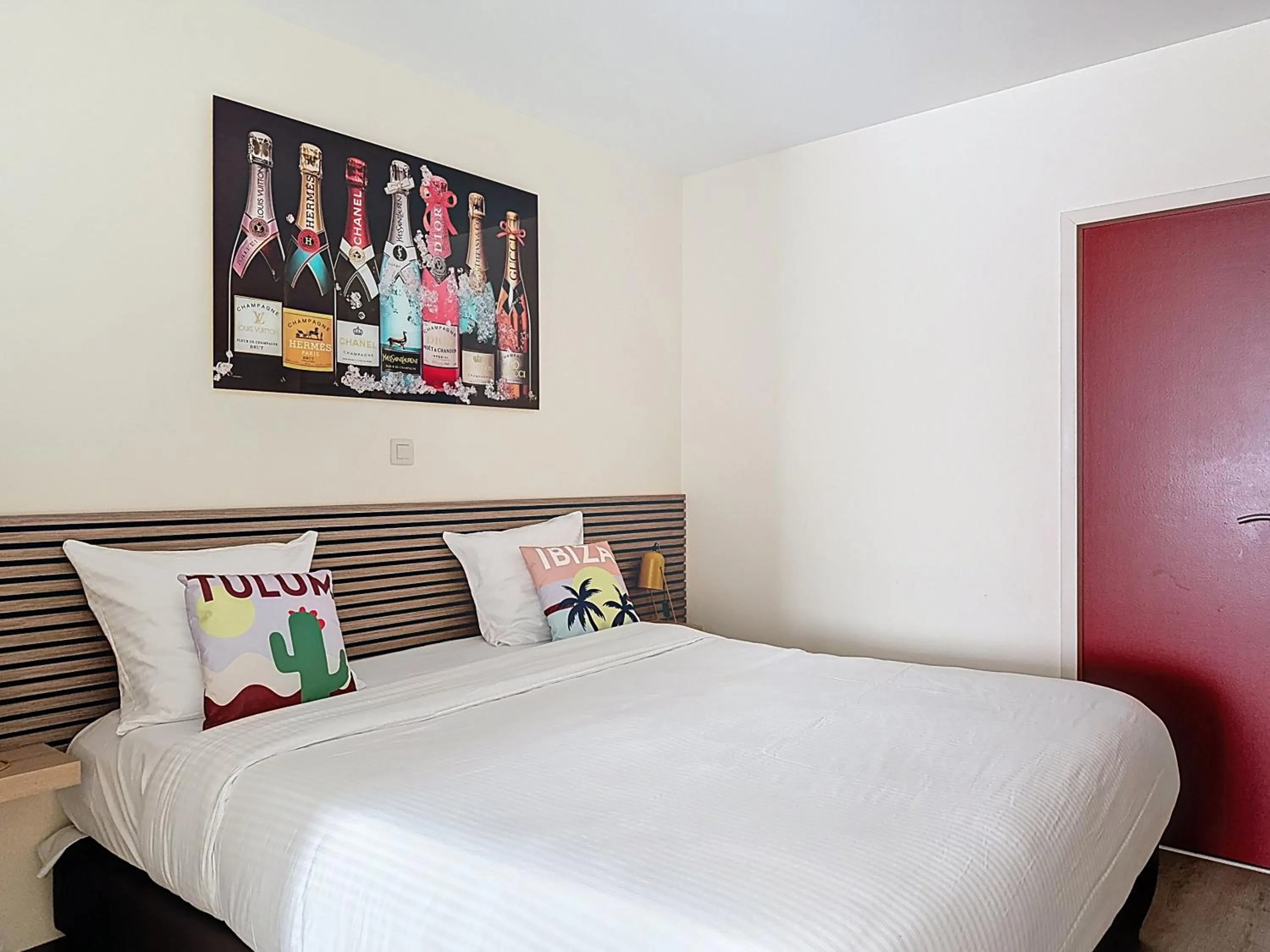 Bed in Slina Hotel Brussels