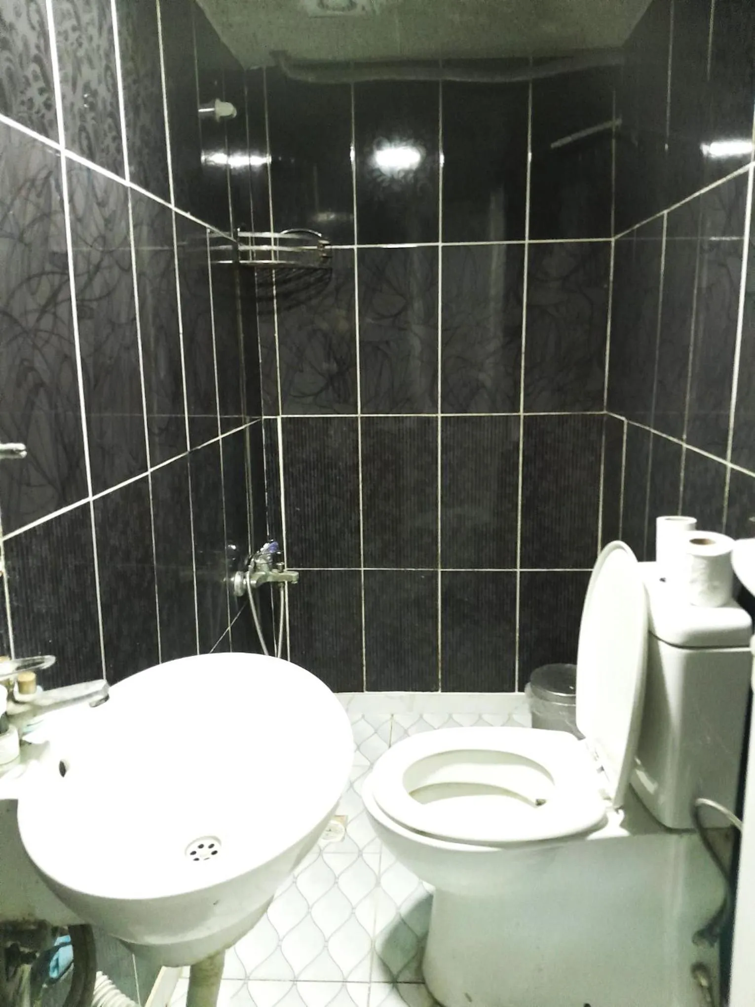 Shower in Ozyurt Hotel Fatih Istanbul