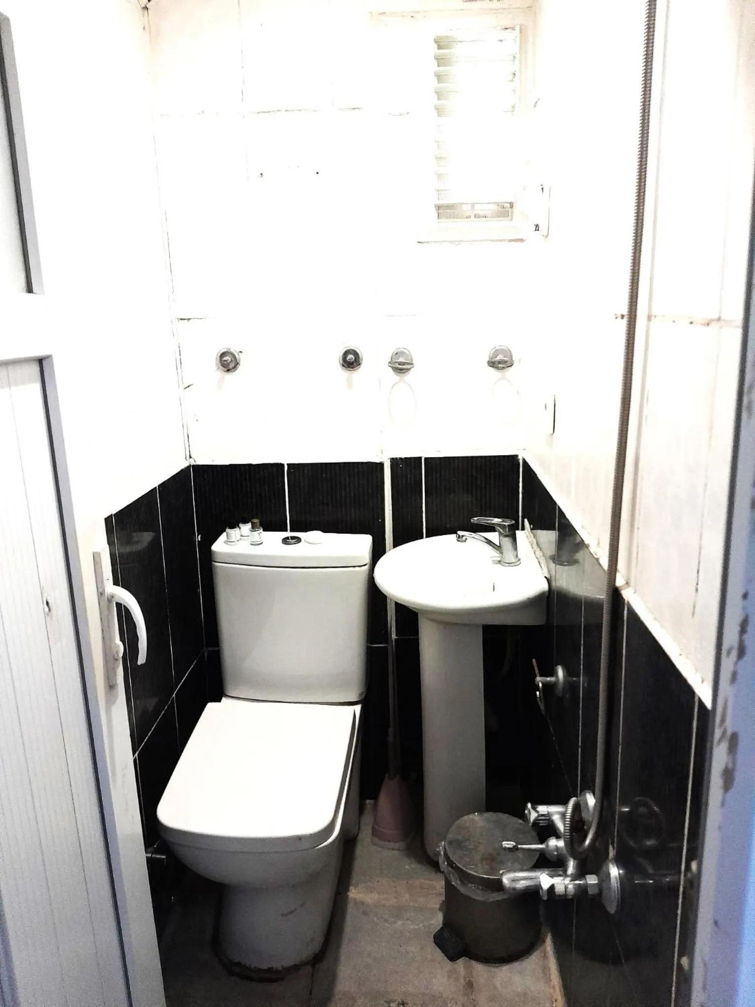 Shower in Ozyurt Hotel Fatih Istanbul