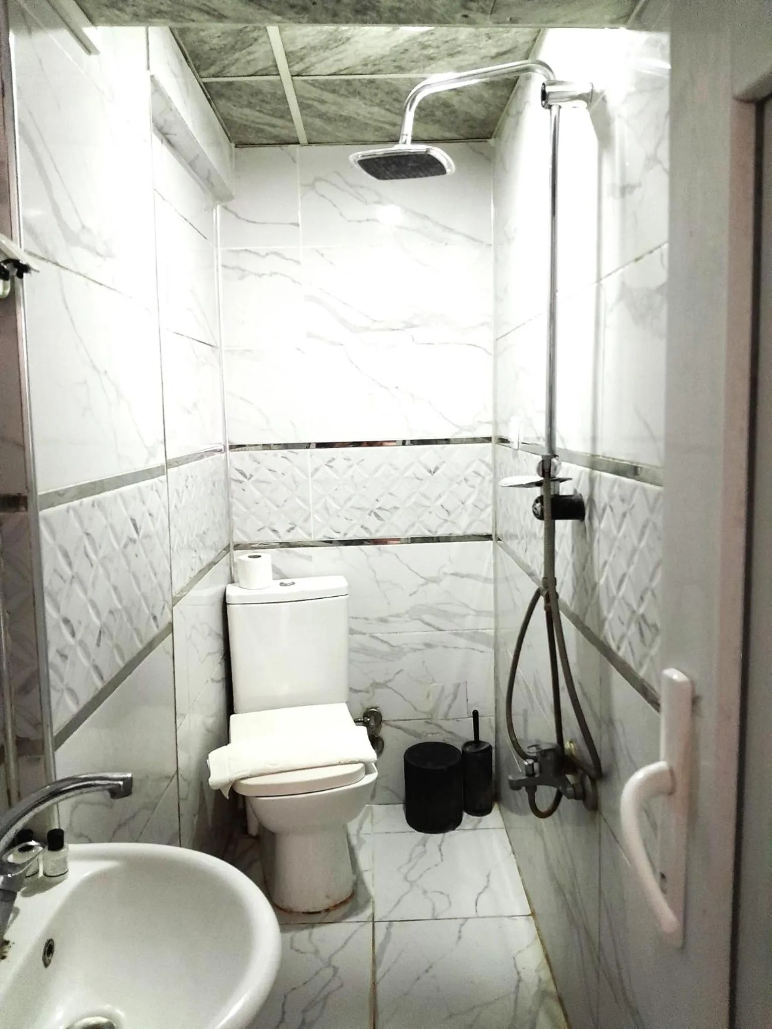 Shower in Ozyurt Hotel Fatih Istanbul