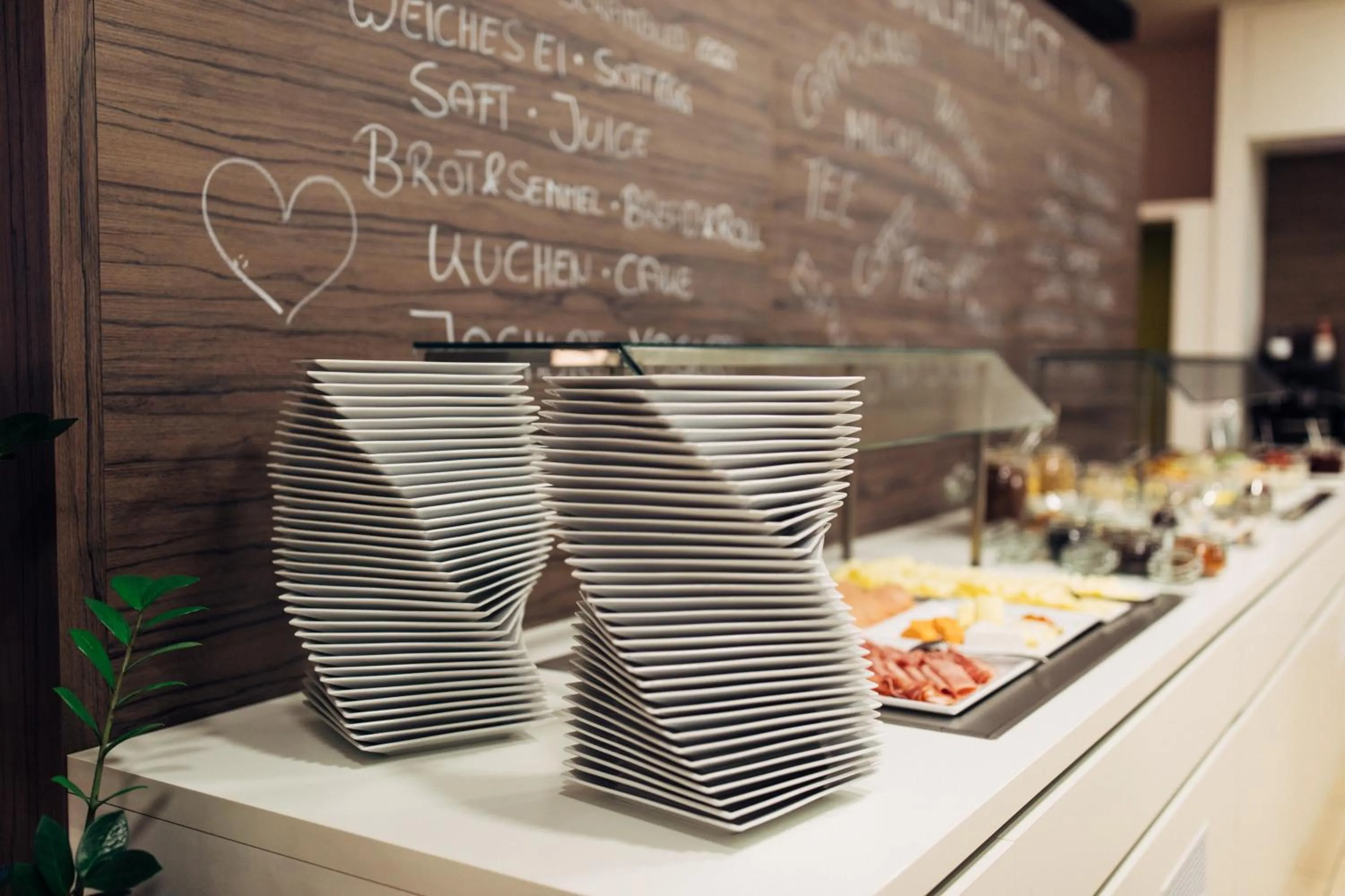 Food and drinks in harry's home München hotel & apartments