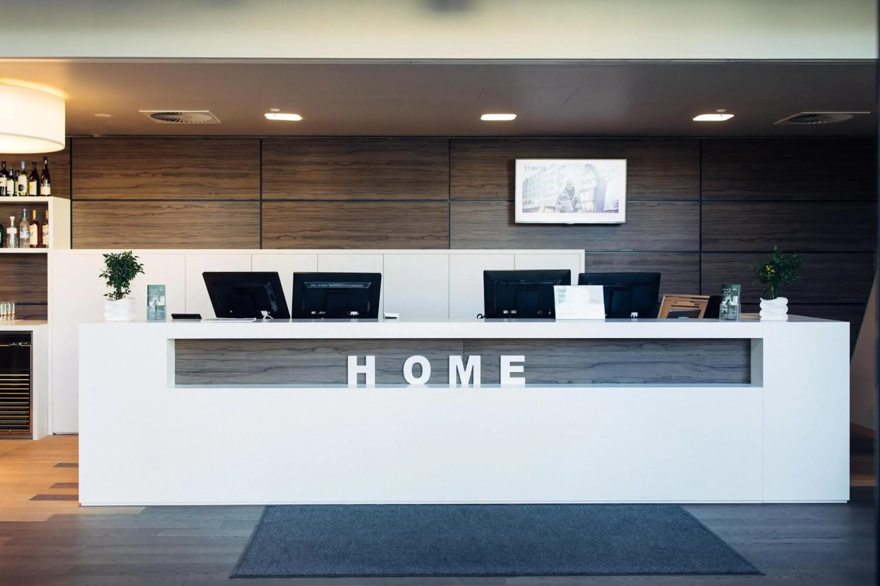 Lobby or reception in harry's home München hotel & apartments Lobby or reception in harry's home München hotel & apartments