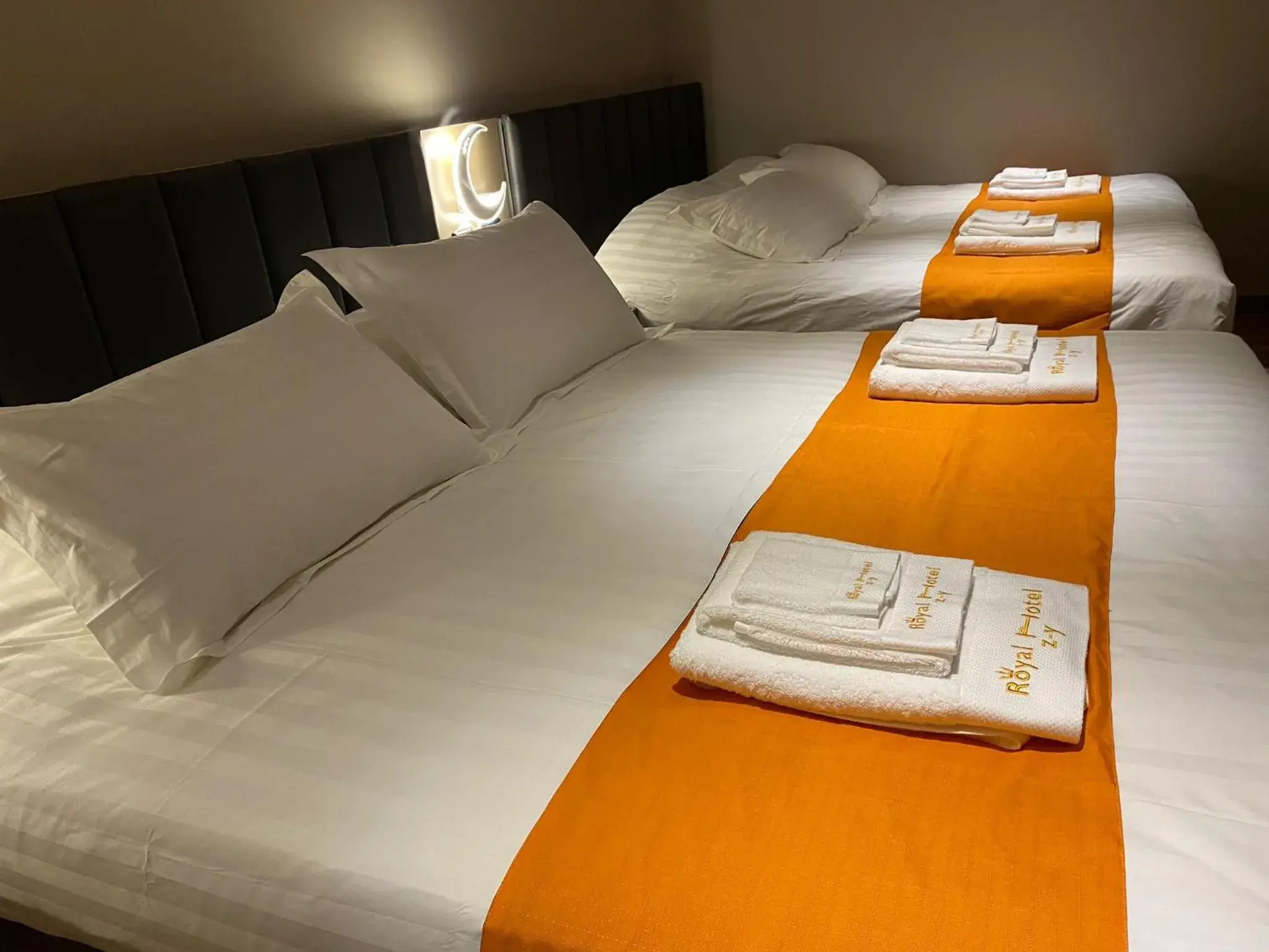 Bed in Hotel Royal Bed in Hotel Royal