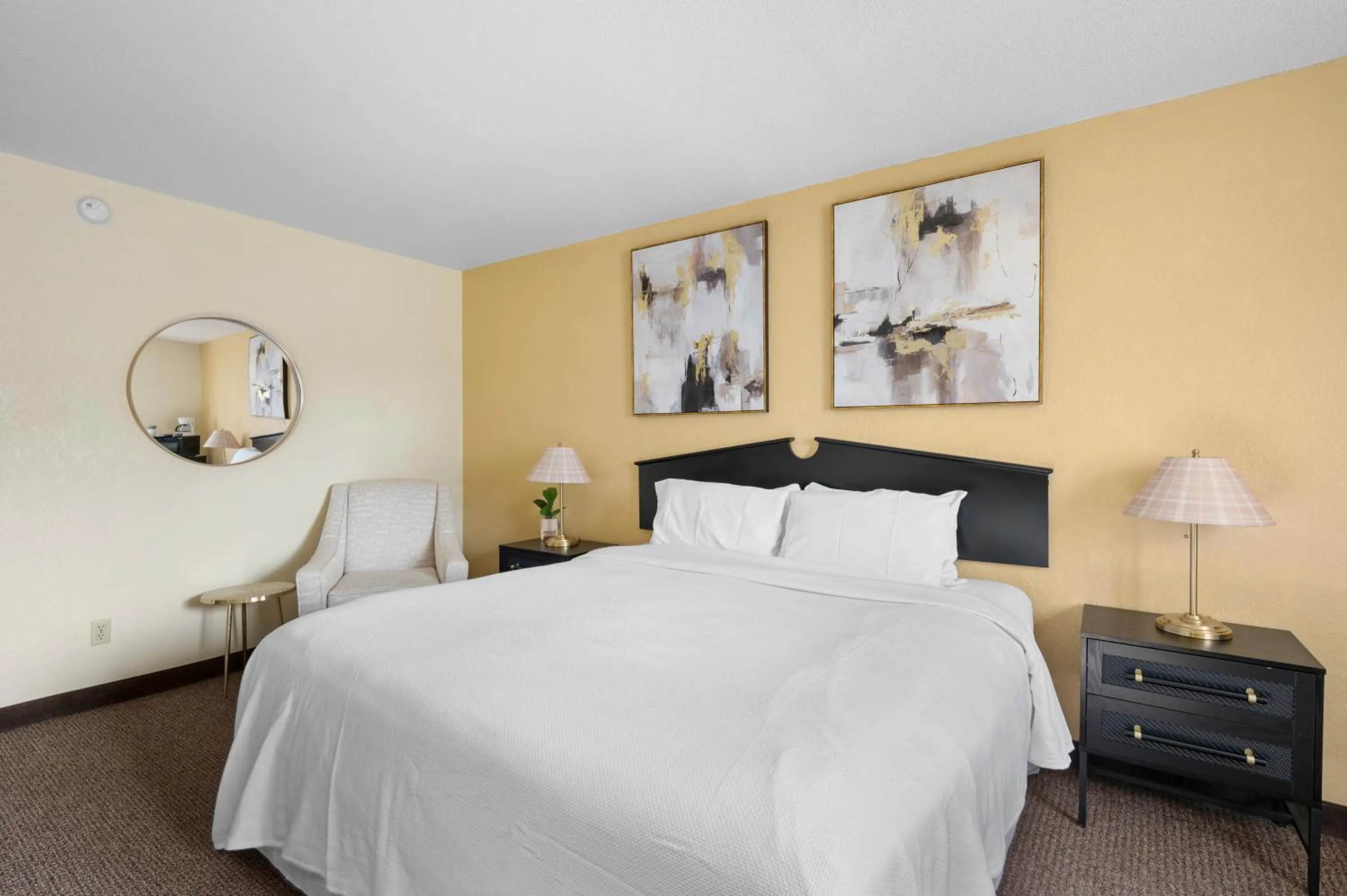 Bedroom, Bed in StayInn Grand Forks