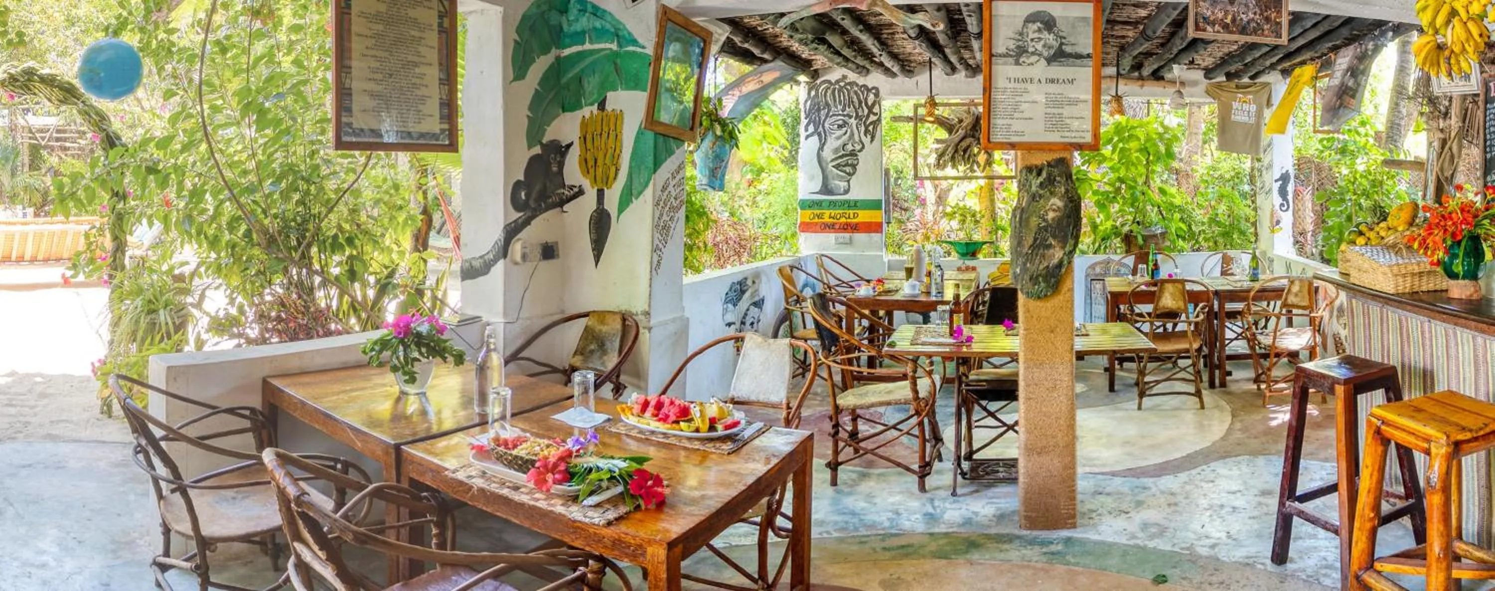 Restaurant/places to eat in Mustapha' s Place