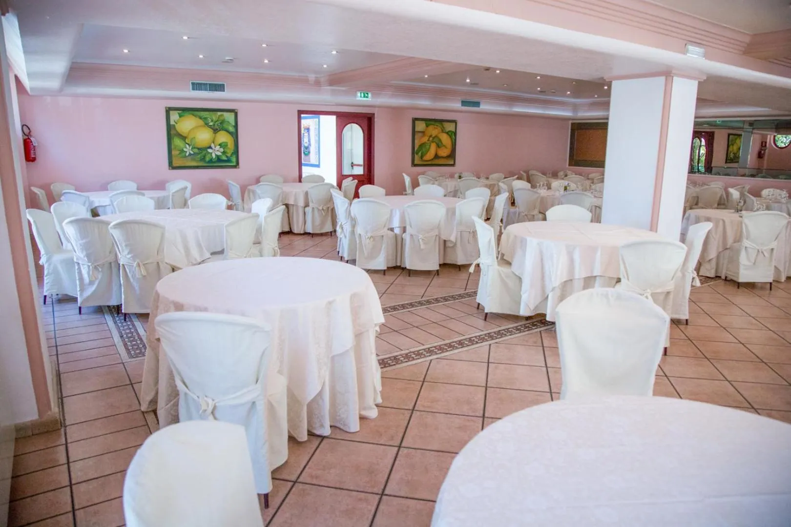 Restaurant/places to eat in Assinos Palace Hotel