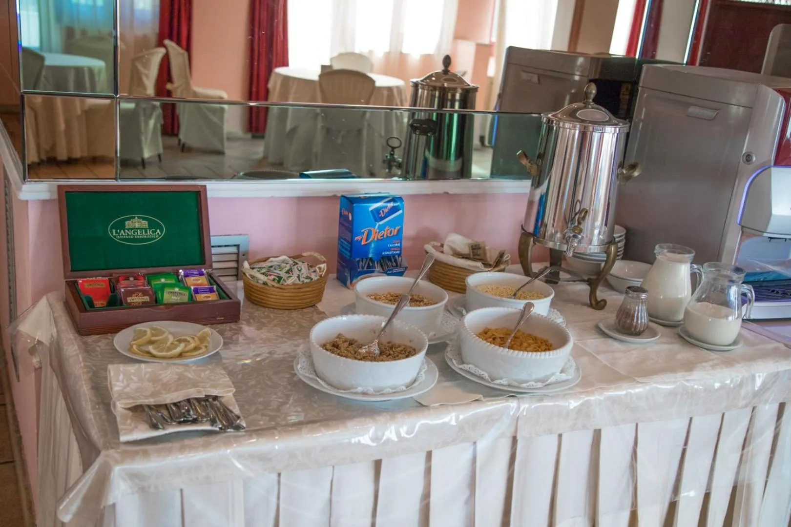 Food in Assinos Palace Hotel