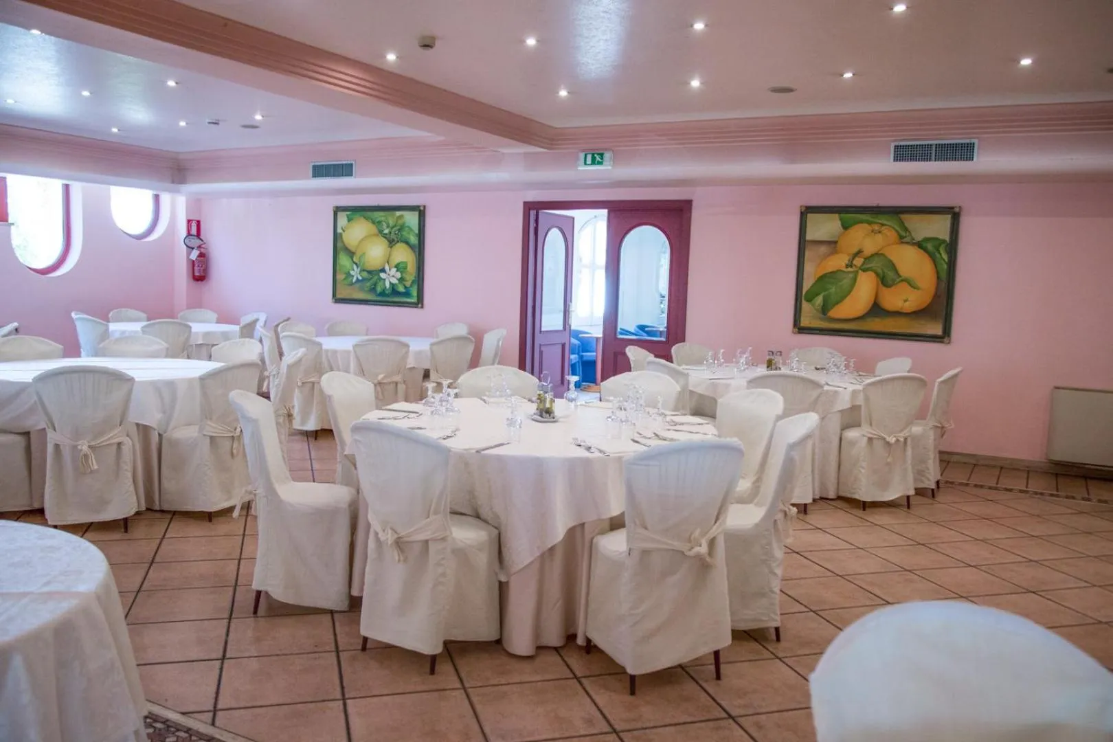 Restaurant/places to eat in Assinos Palace Hotel