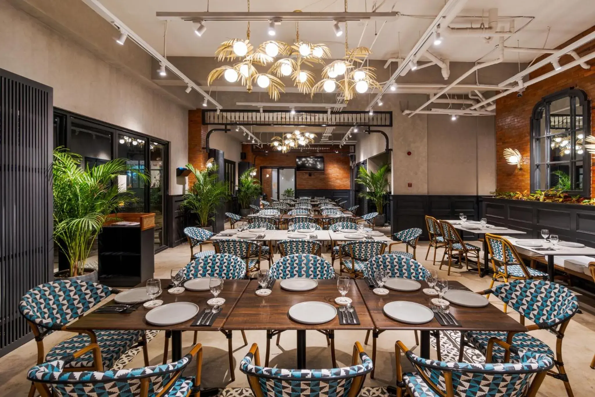 Restaurant/places to eat in Bayandati Resort Restaurant/places to eat in Bayandati Resort