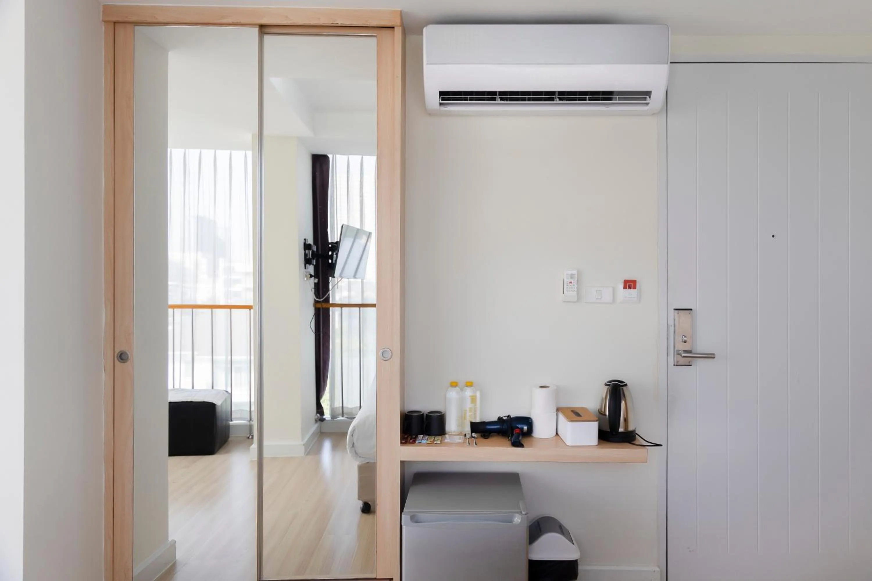 wardrobe in GP House Express Sukhumvit 81