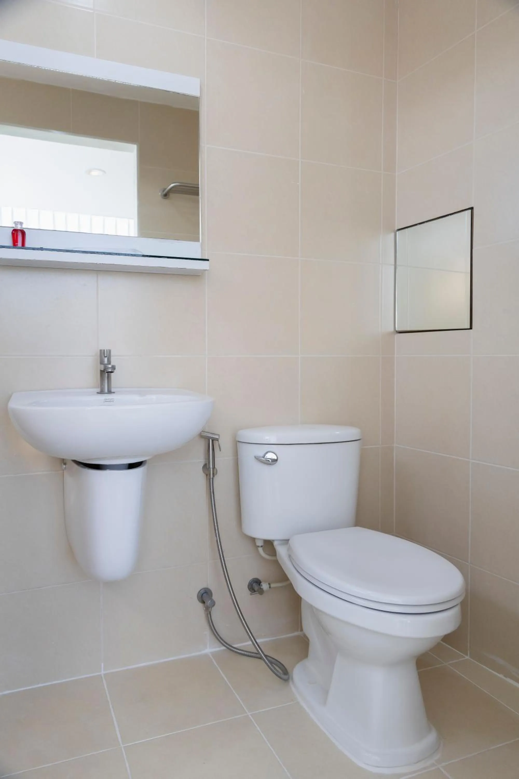 Toilet in GP House Express Sukhumvit 81