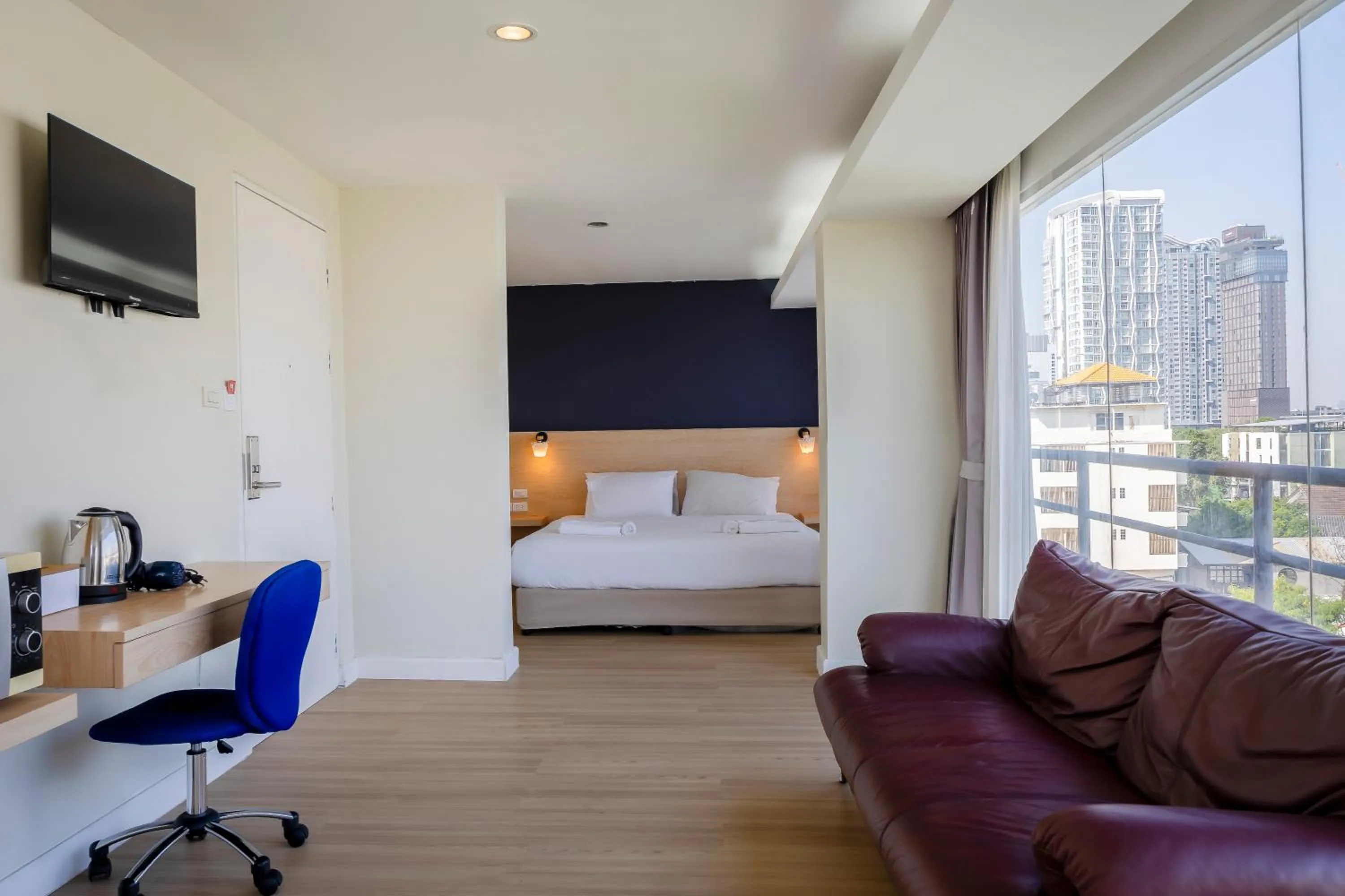 Photo of the whole room, Bed in GP House Express Sukhumvit 81