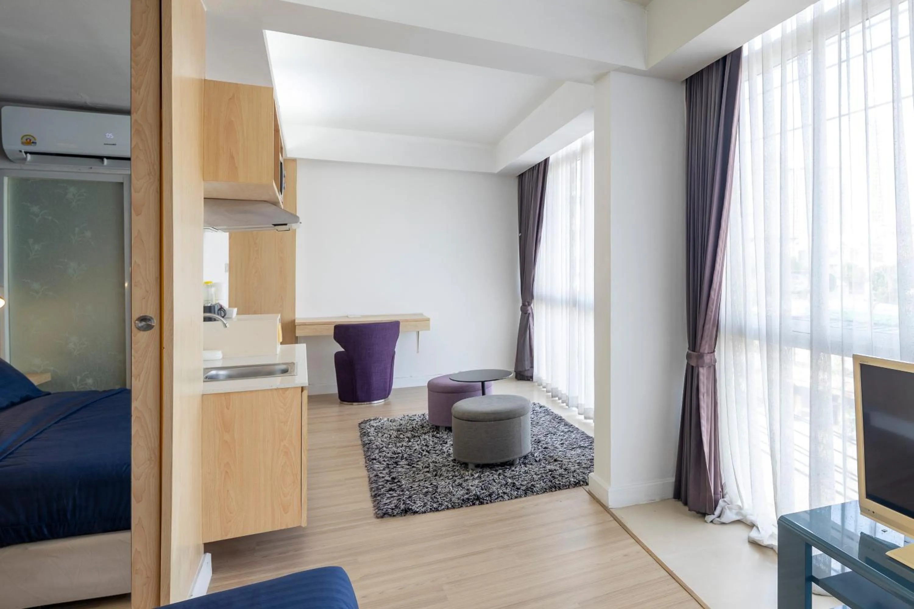 Living room, Bed in GP House Express Sukhumvit 81