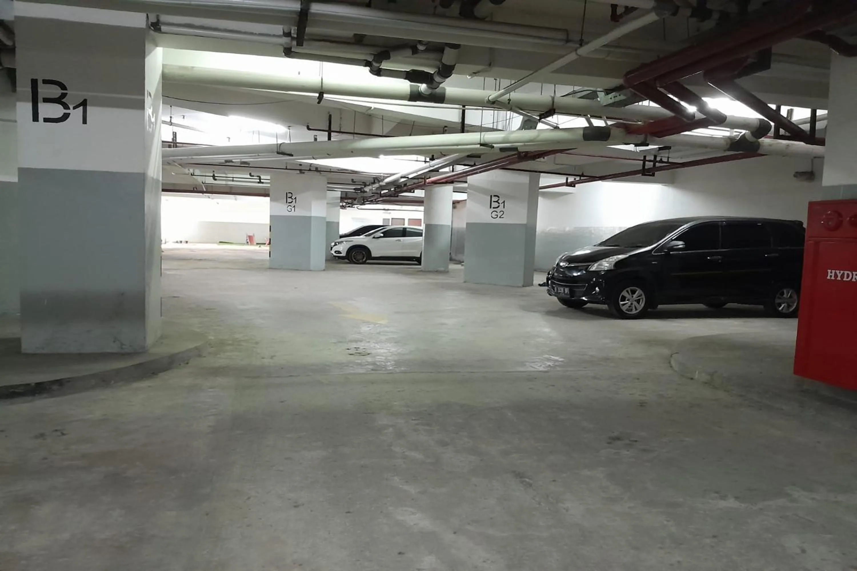 Parking in Majestic Point Serpong by Nature