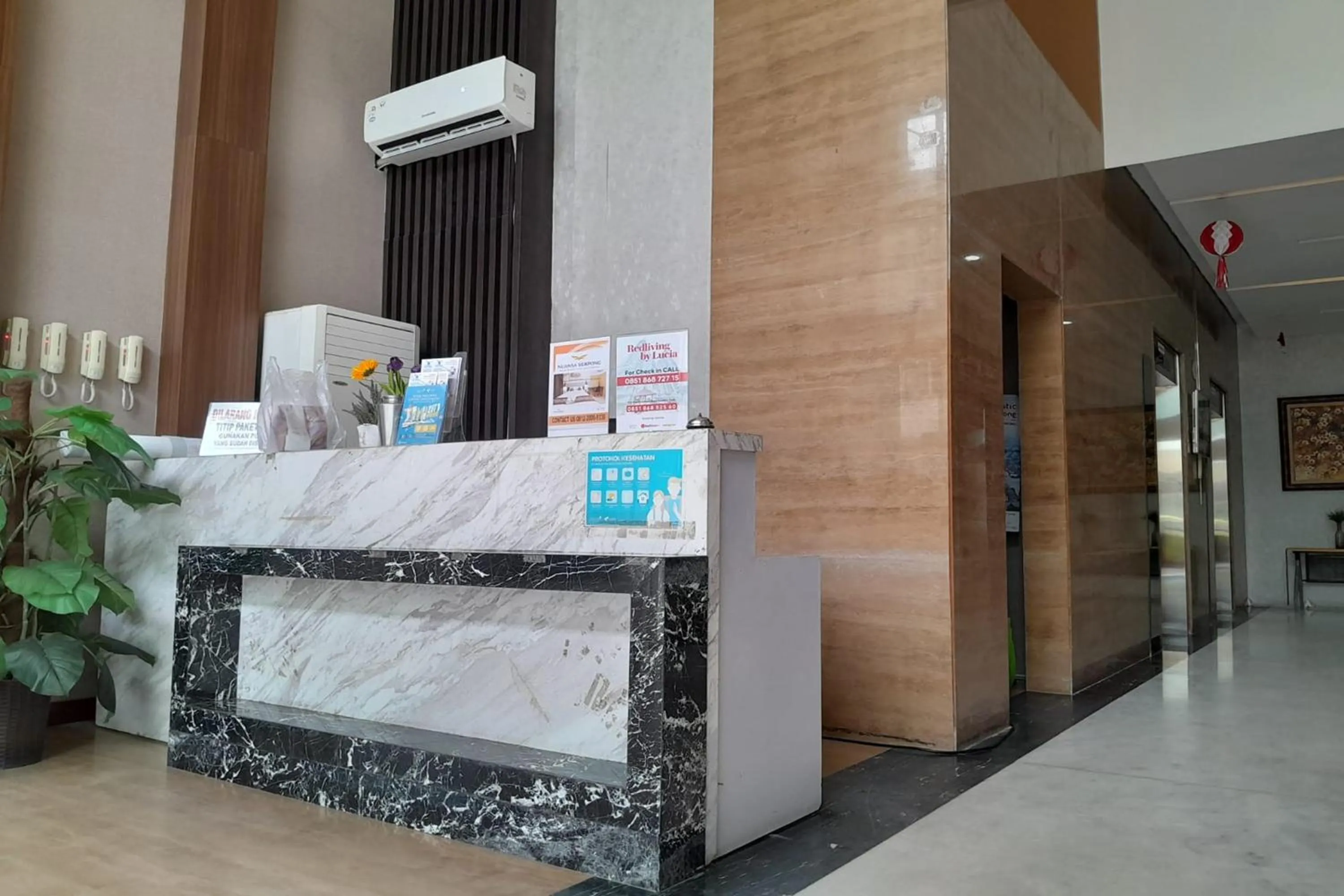 Lobby or reception in Majestic Point Serpong by Nature