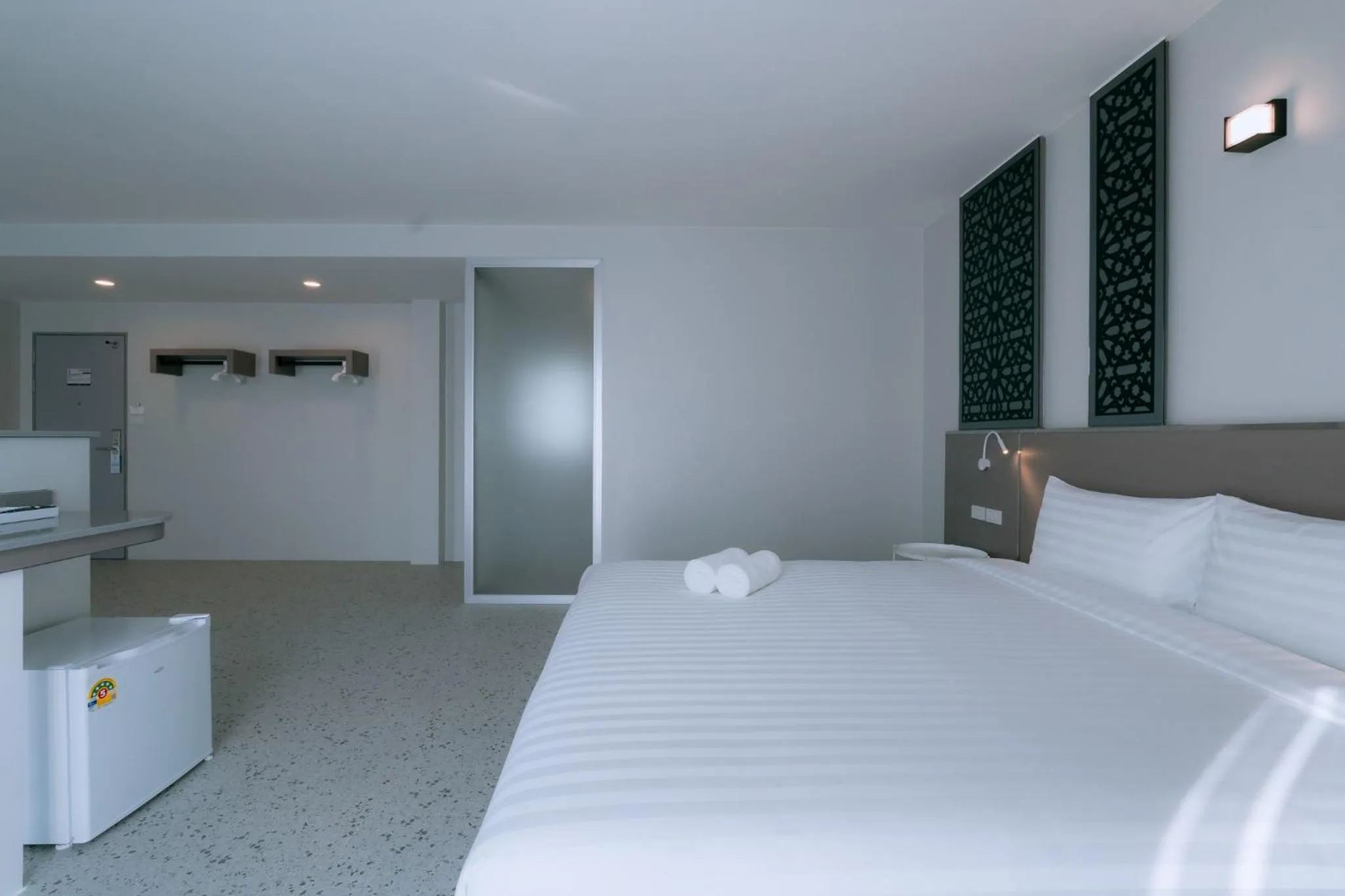 Photo of the whole room, Bed in One Budget Hotel Chiangrai Bypass-East