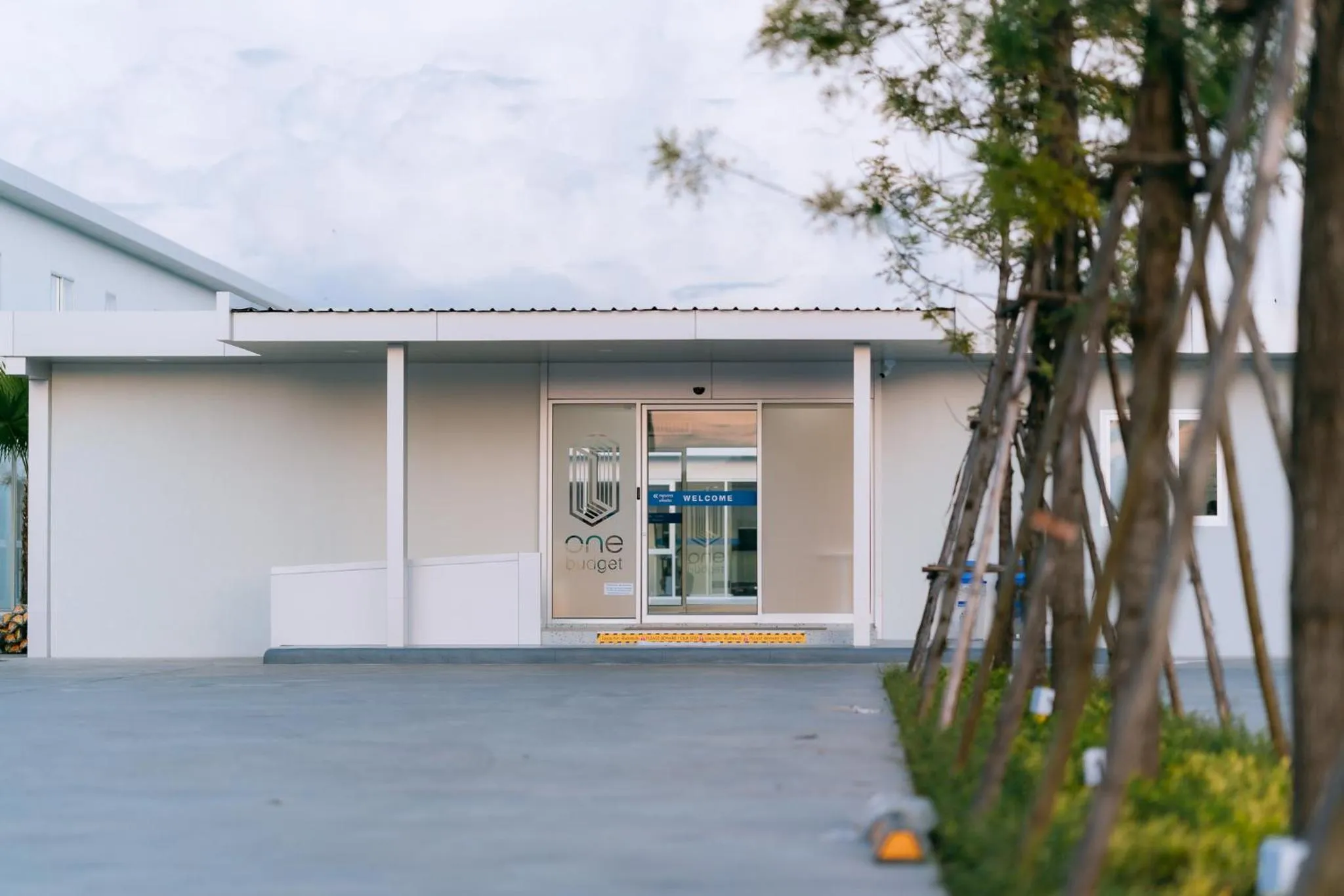 Facade/entrance in One Budget Hotel Chiangrai Bypass-East