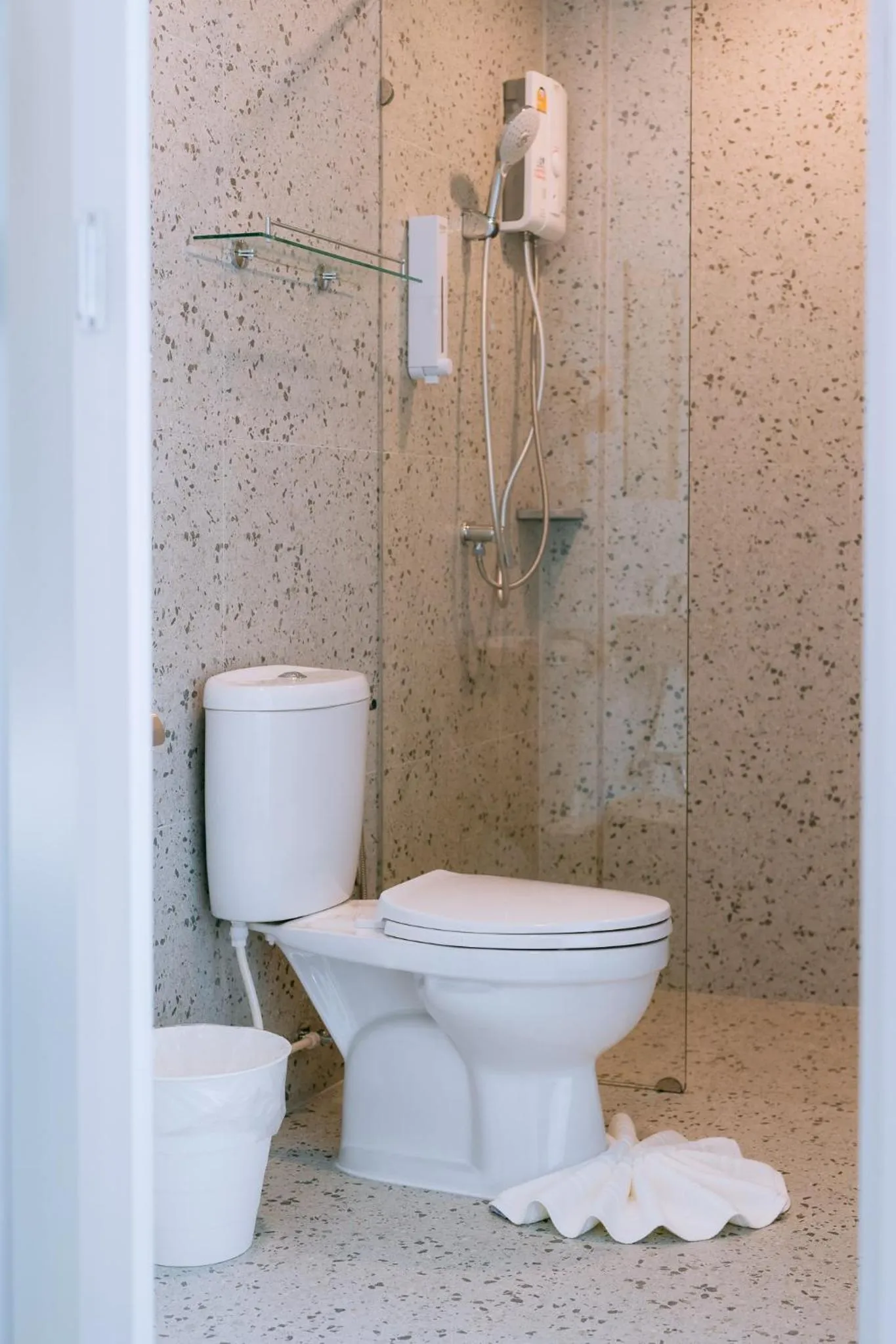 Bathroom in One Budget Hotel Chiangrai Bypass-East