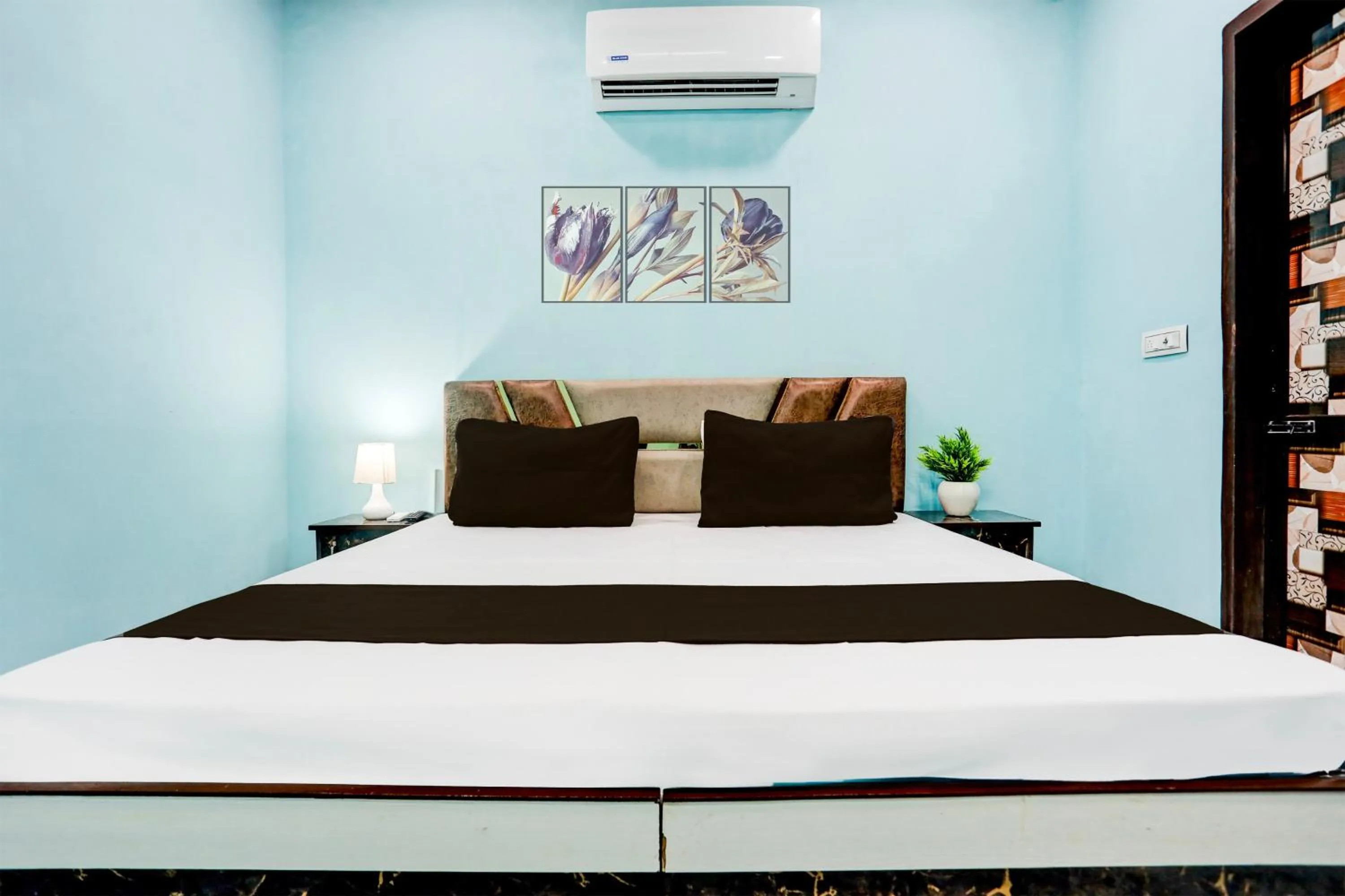 Bedroom, Bed in Hotel O Shiv Sai Guest House