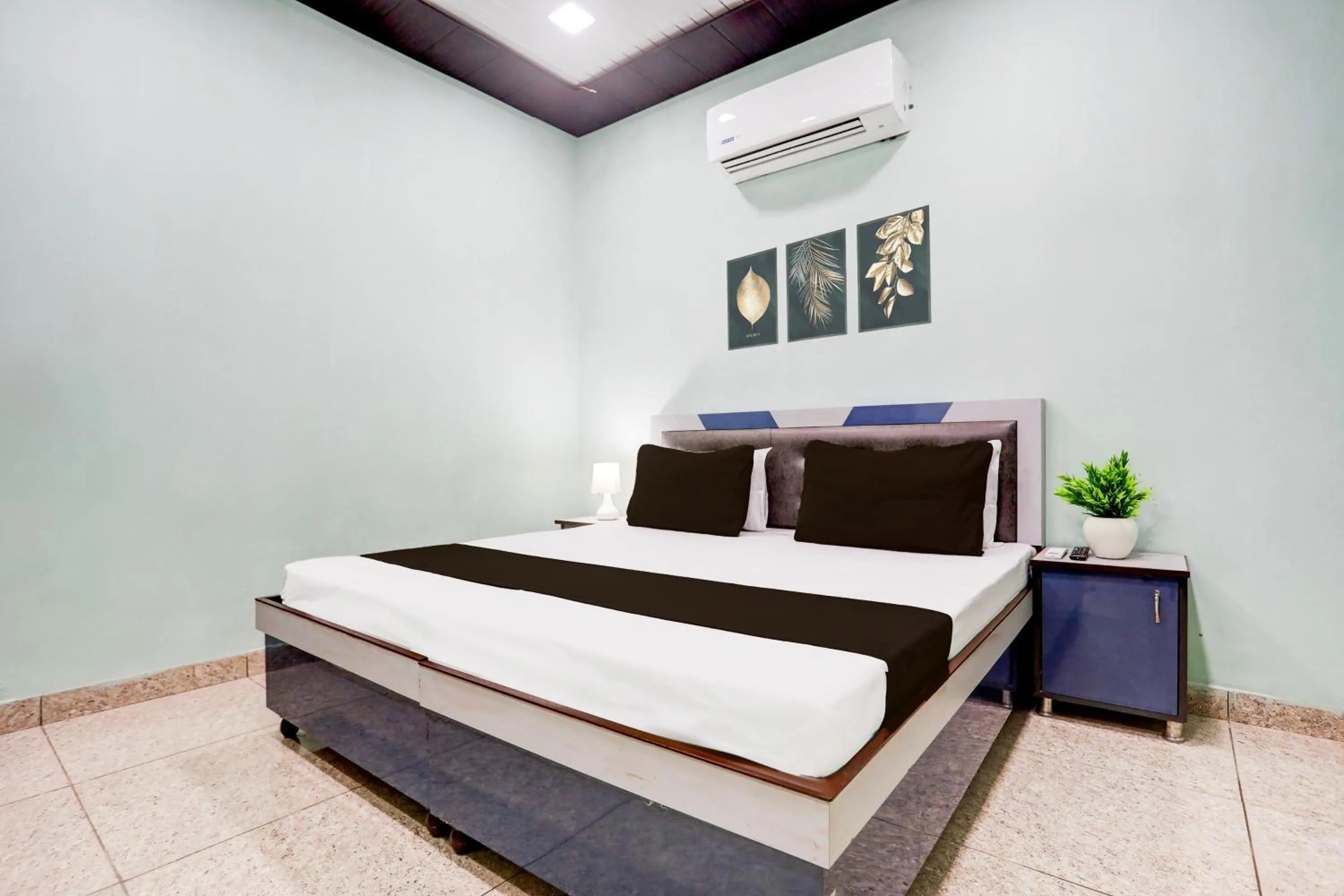 Bedroom, Bed in Hotel O Shiv Sai Guest House