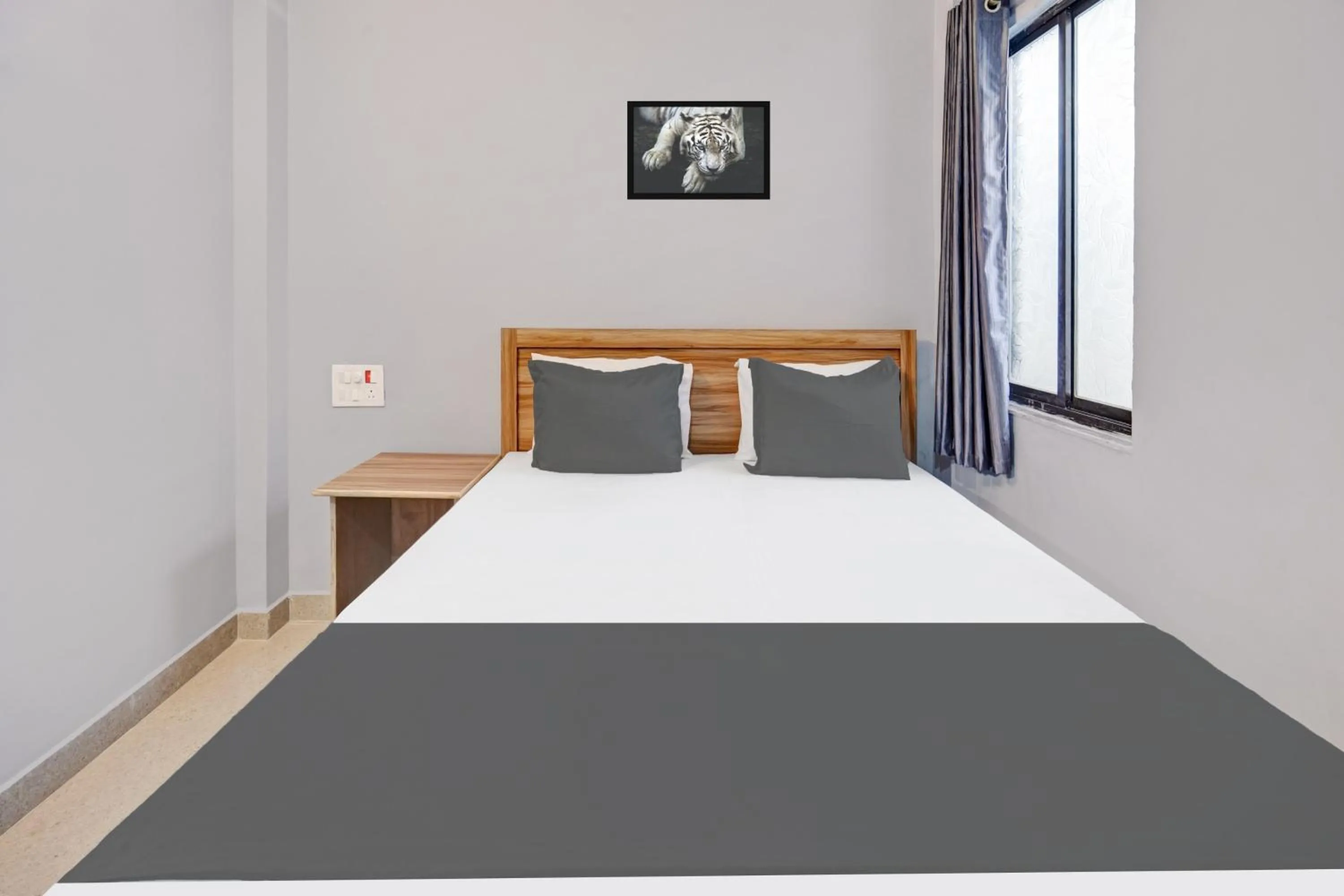 Bedroom, Bed in HOTEL O ROYAL GUEST HOUSE