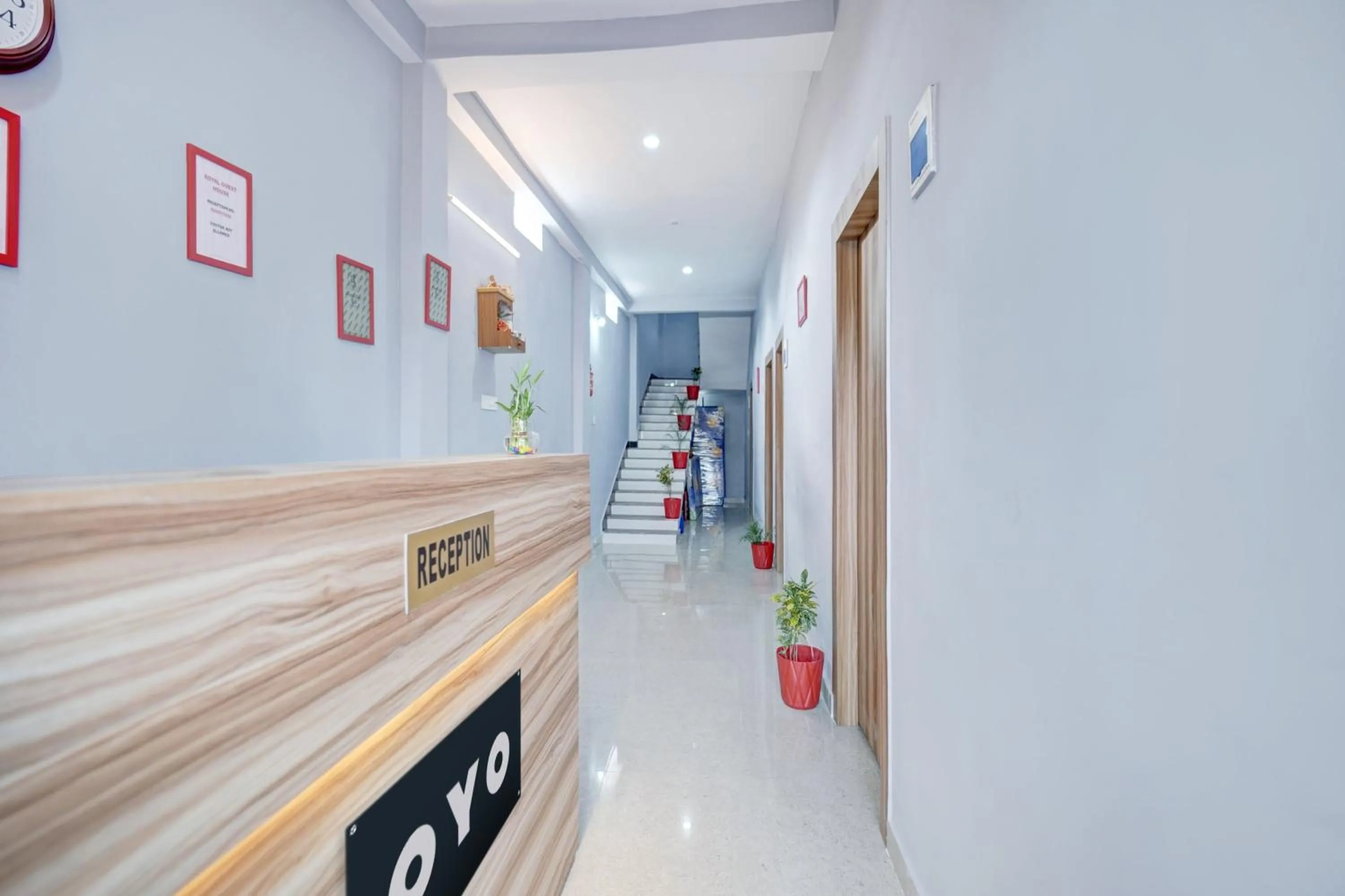 Lobby or reception in HOTEL O ROYAL GUEST HOUSE