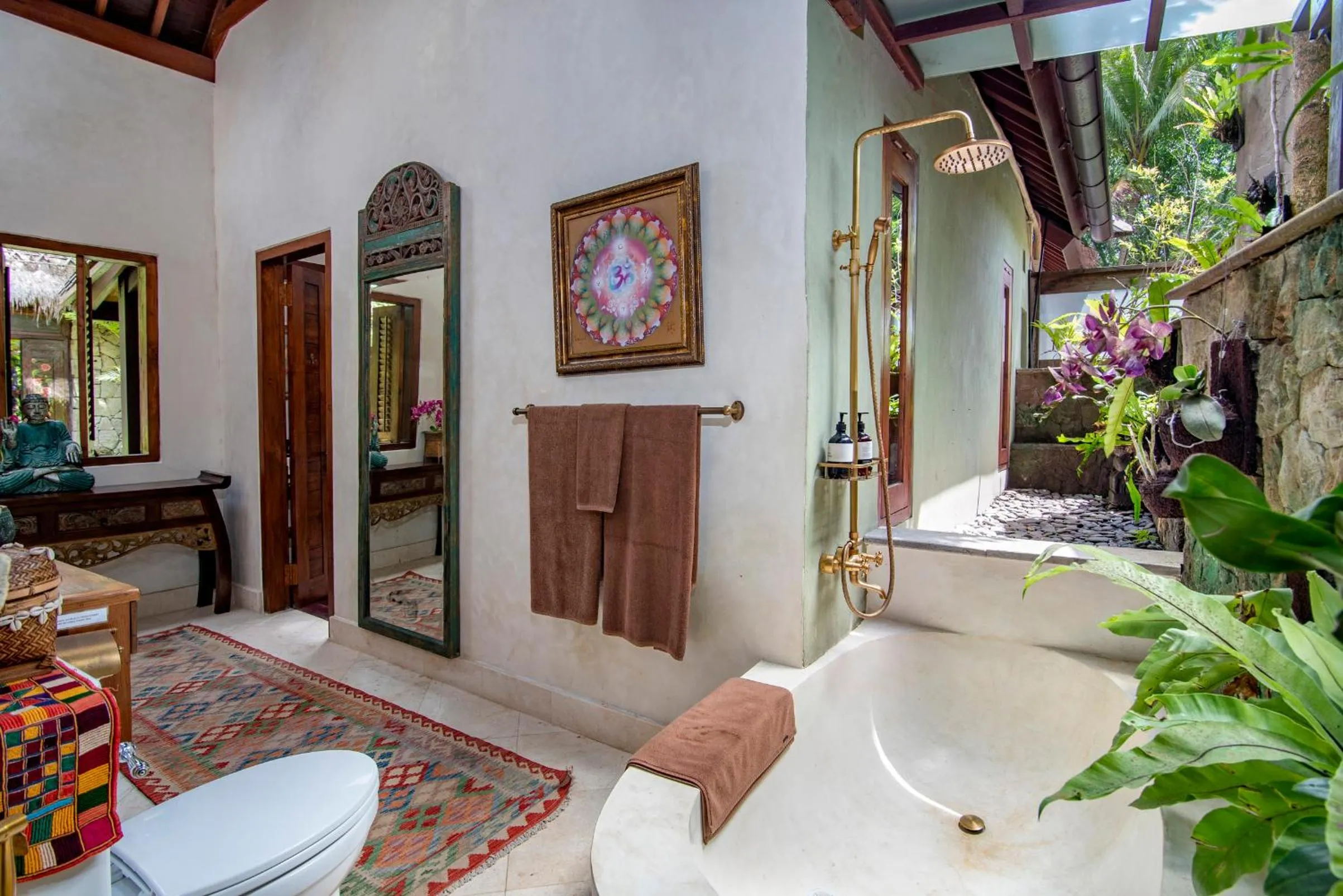 Bathroom in Lumina Wellness Retreat
