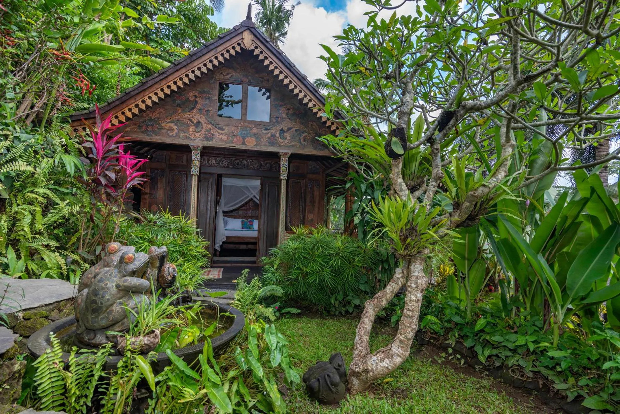 Facade/entrance in Lumina Wellness Retreat