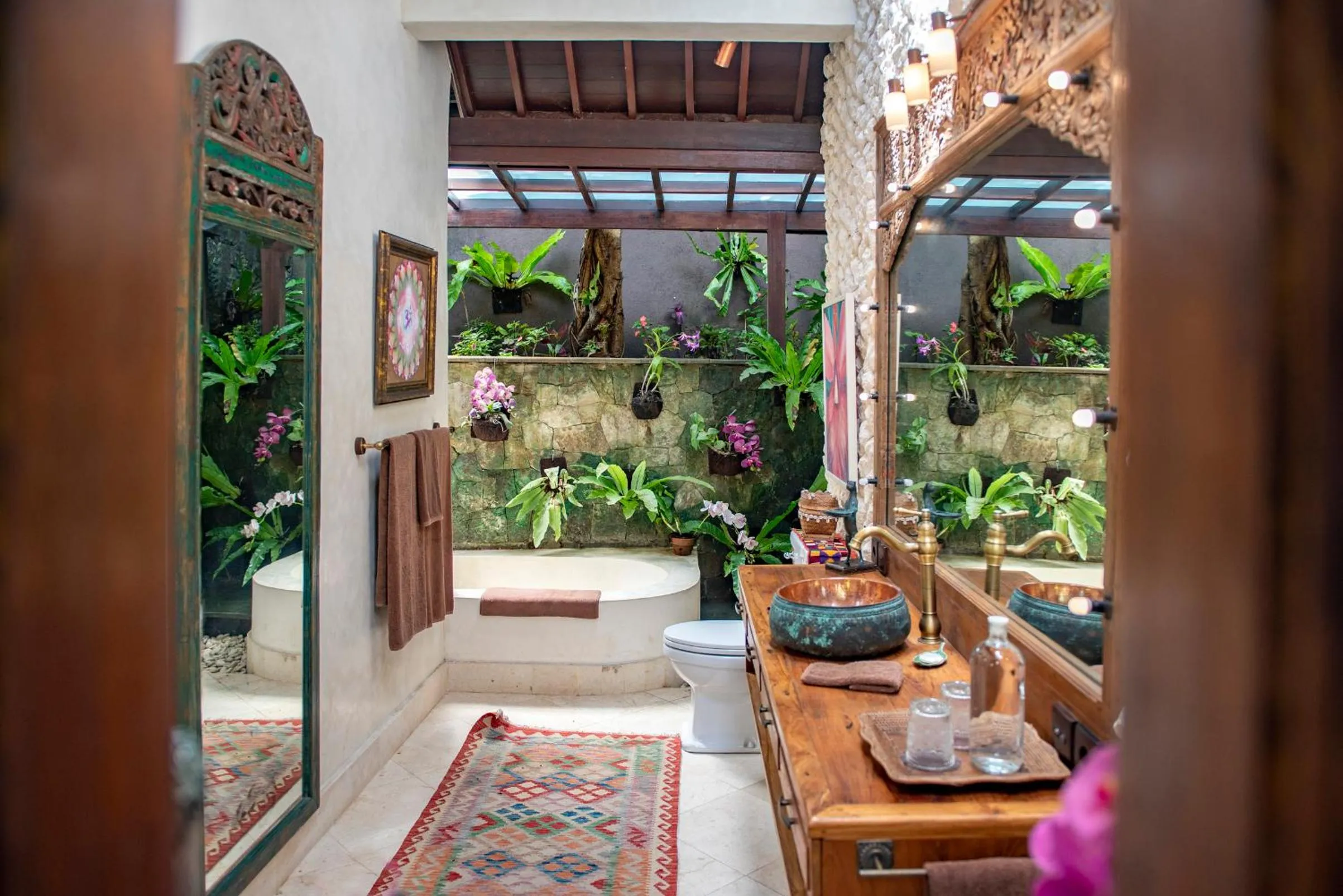 Toilet in Lumina Wellness Retreat