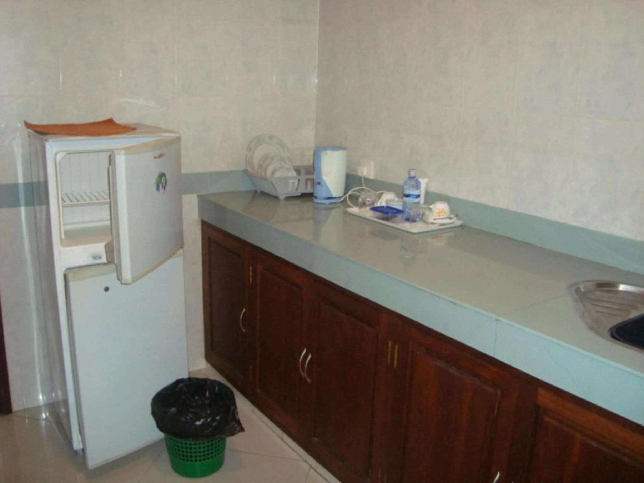 Kitchen or kitchenette in Tudor Water Sports Hotel