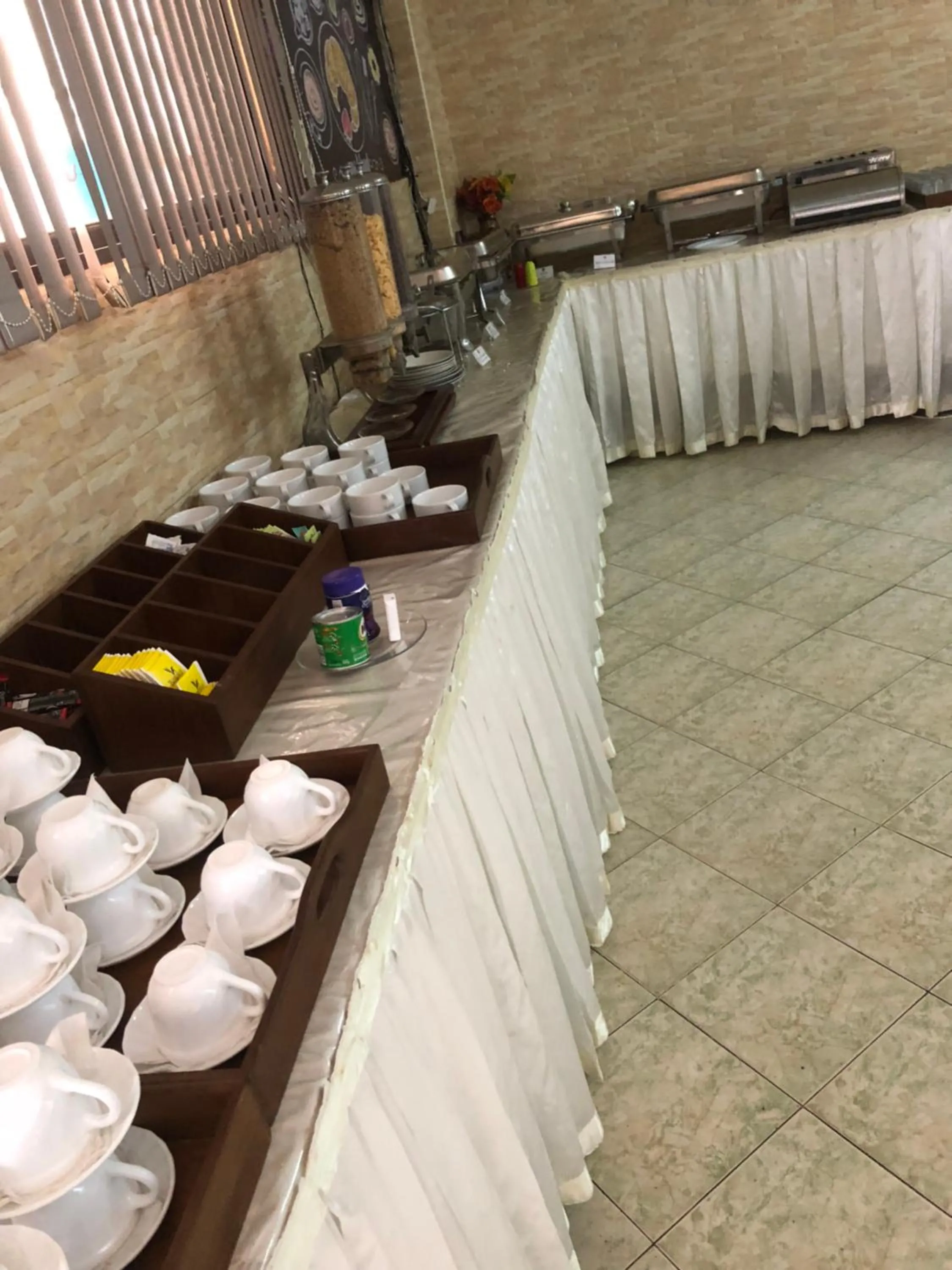 Restaurant/places to eat in Tudor Water Sports Hotel