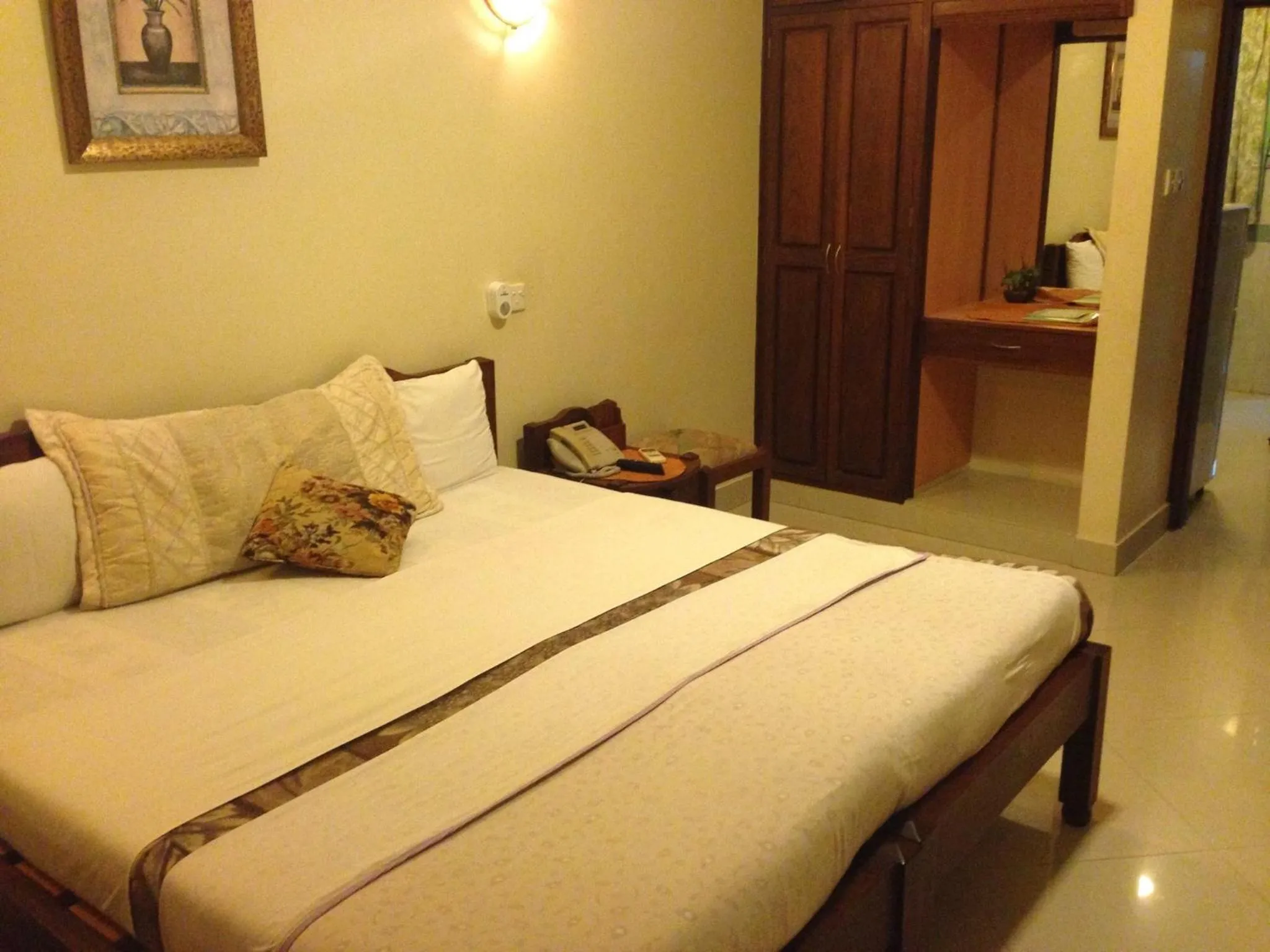 Photo of the whole room, Bed in Tudor Water Sports Hotel