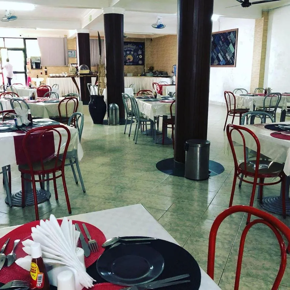 Restaurant/places to eat in Tudor Water Sports Hotel