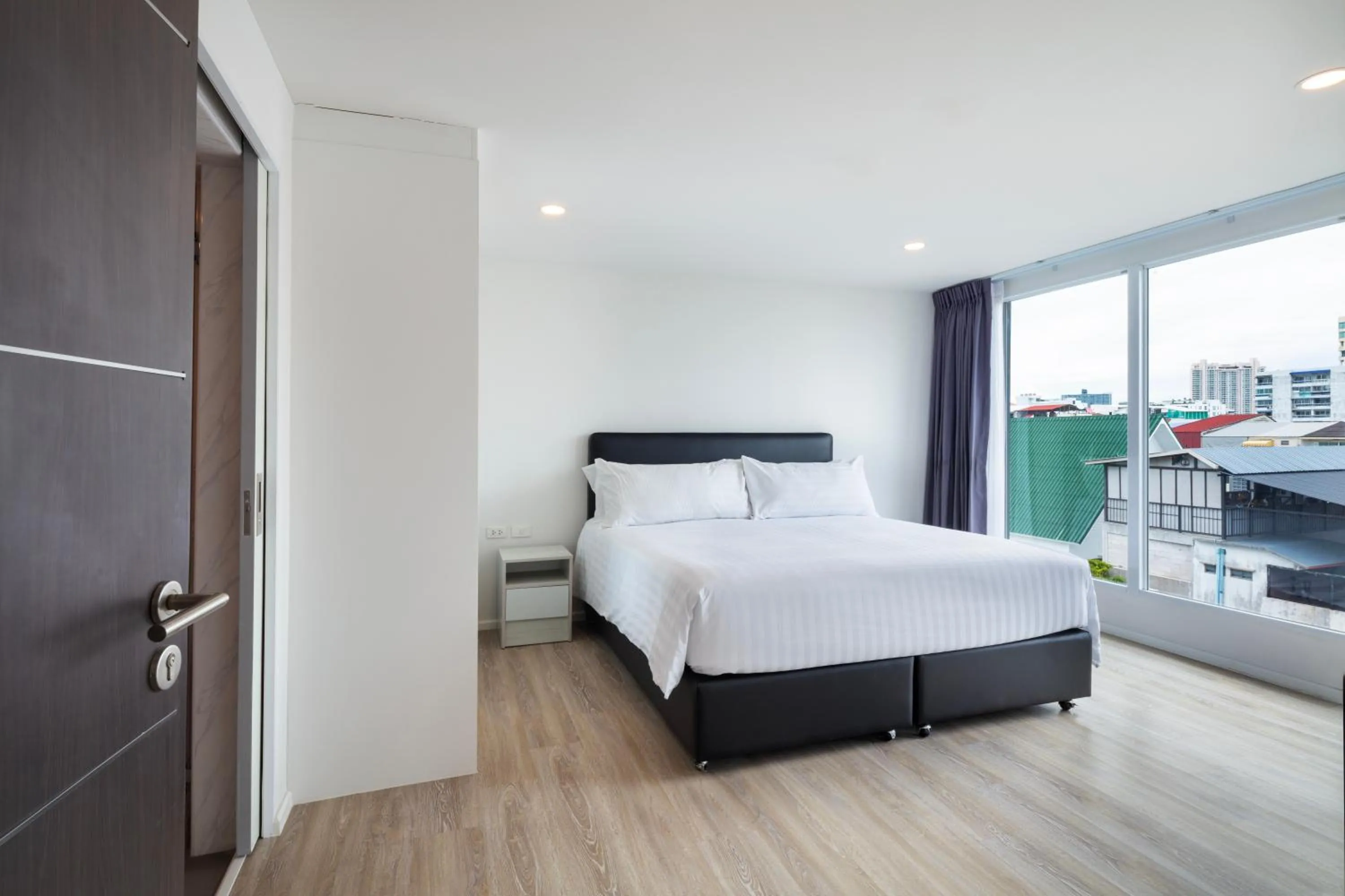 One-Bedroom Suite in The Rizin Hotel Phratamnak