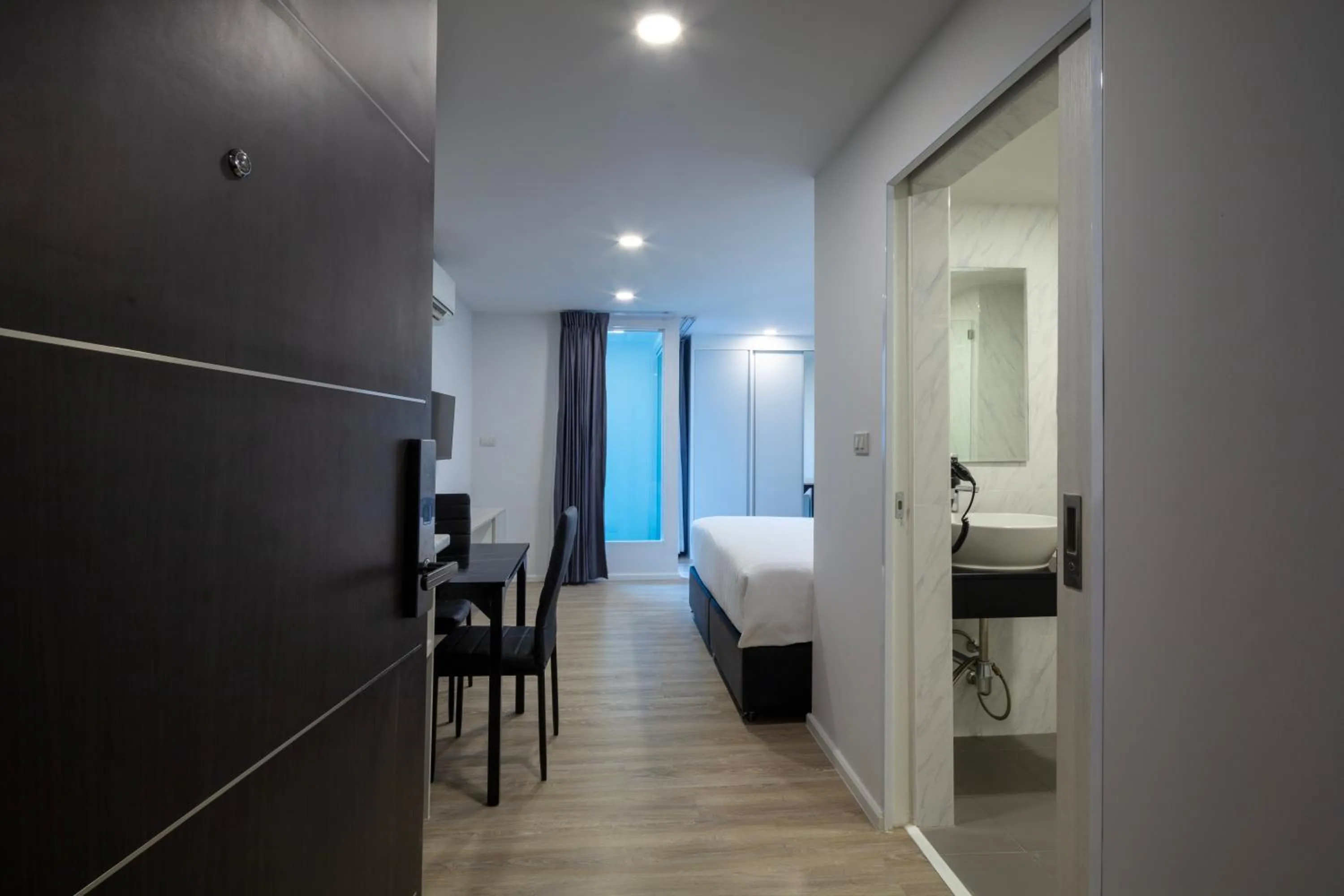 Standard King Room in The Rizin Hotel Phratamnak