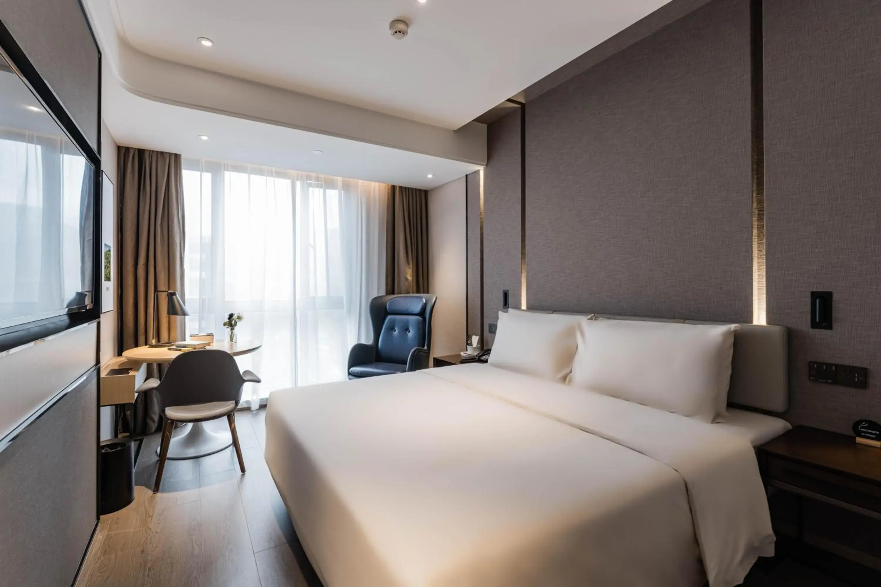 Photo of the whole room, Bed in Atour Hotel Hangzhou Xixi Vally Tianmushan Road Photo of the whole room, Bed in Atour Hotel Hangzhou Xixi Vally Tianmushan Road