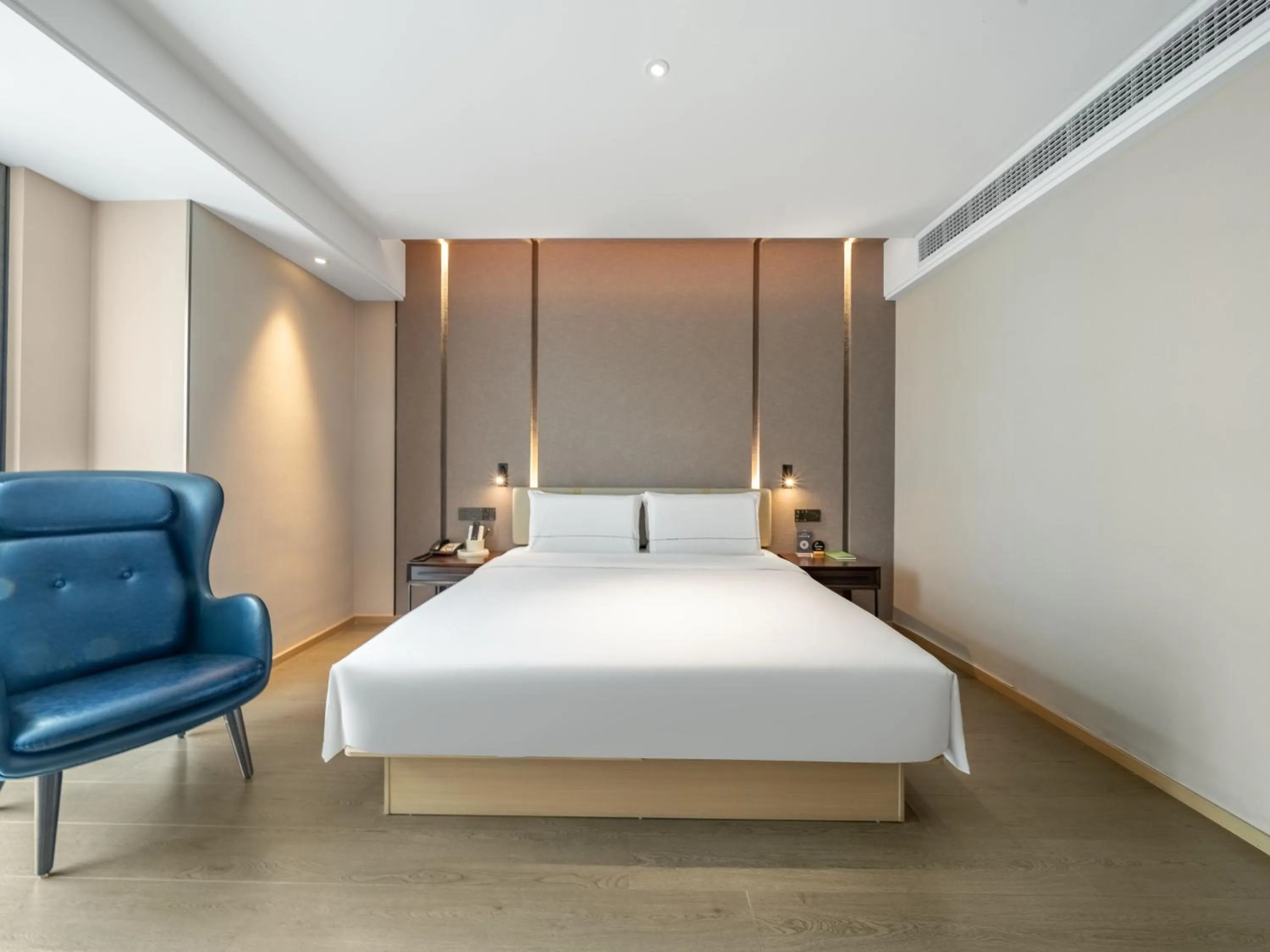 Bed in Atour Hotel Hangzhou Xixi Vally Tianmushan Road