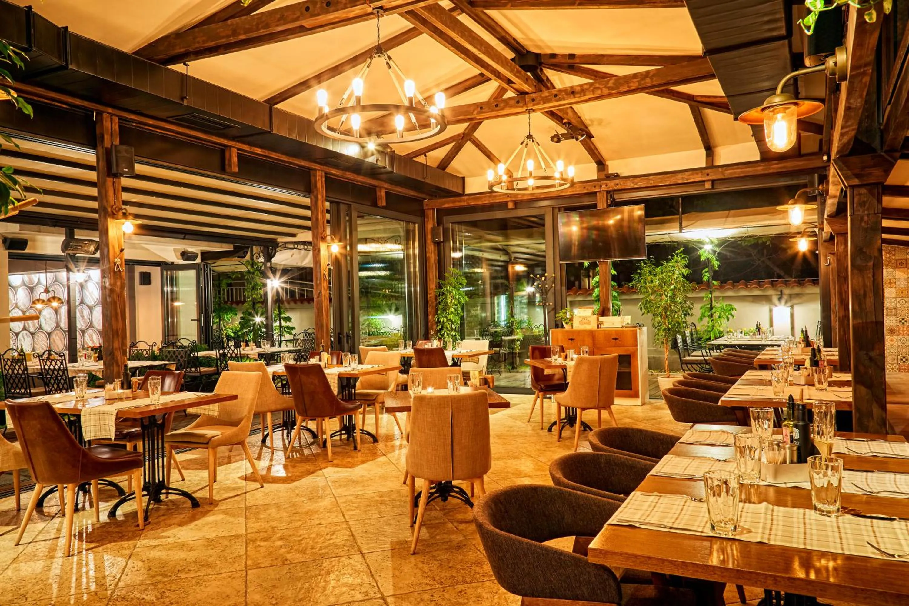 Restaurant/places to eat in Apartments Carrera