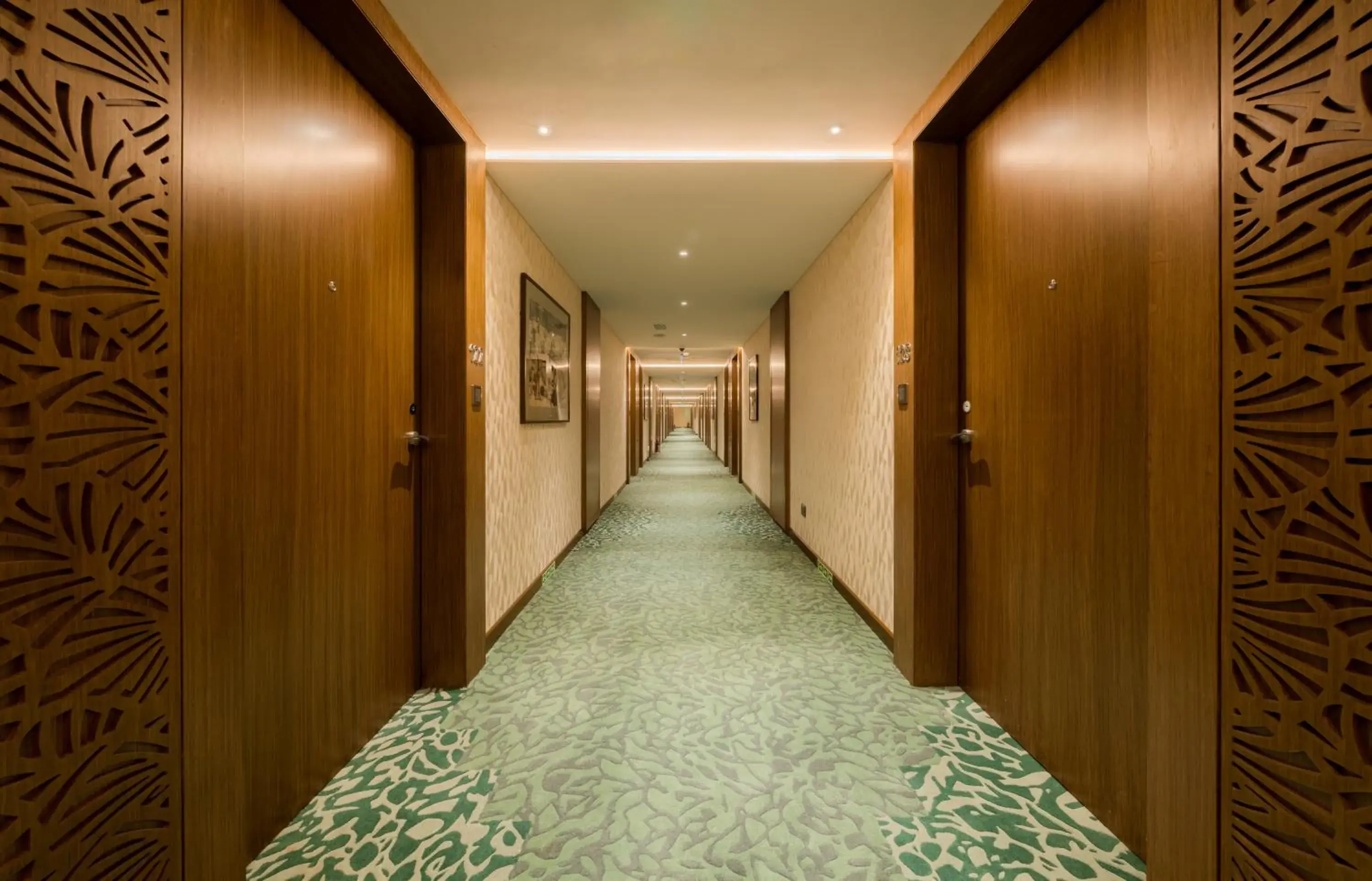 080 Transit Hotel, T2 080 Transit Hotel, T2