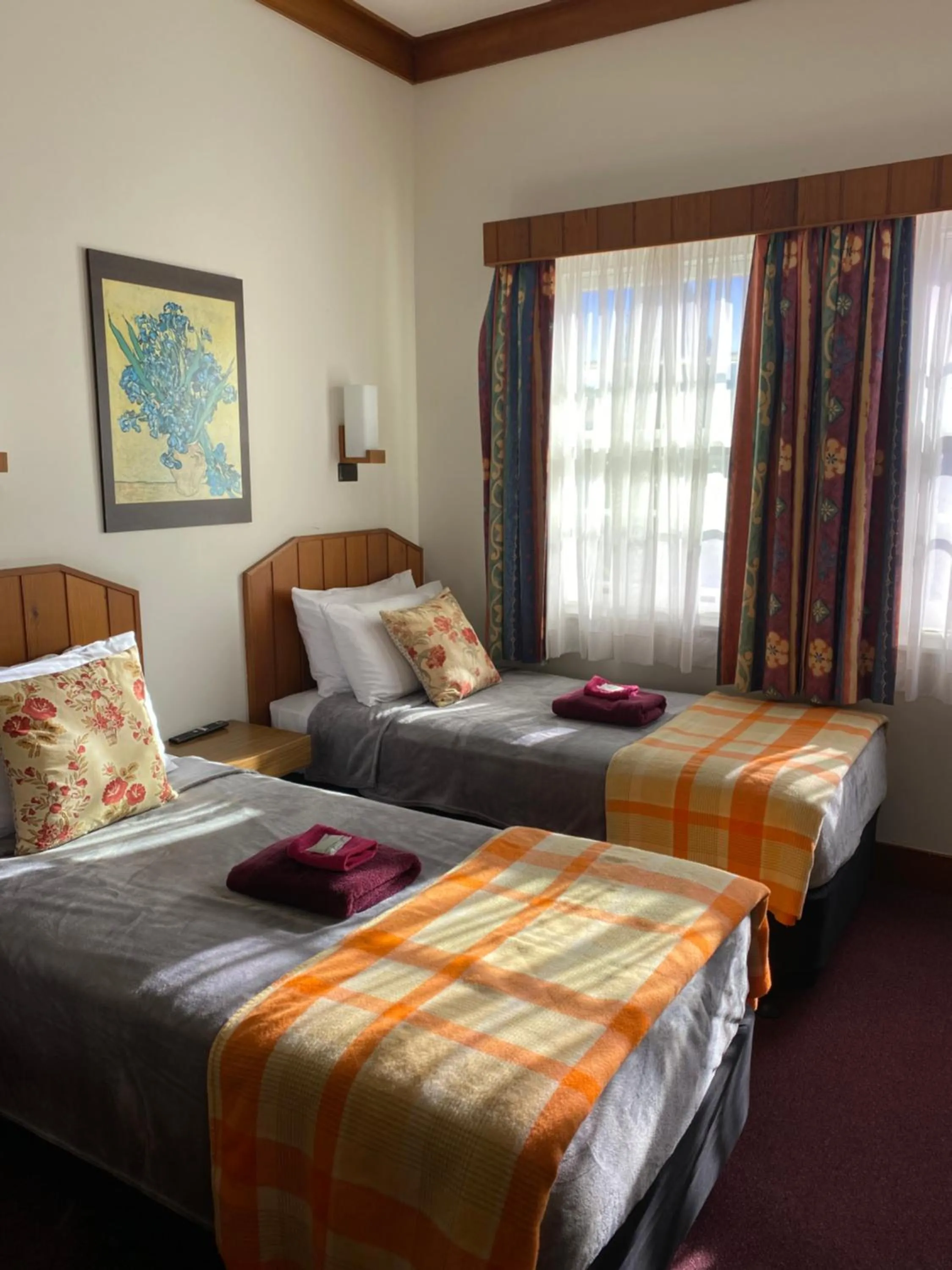 Standard Twin Room with Shared Bathroom in Moruya Monarch Hotel
