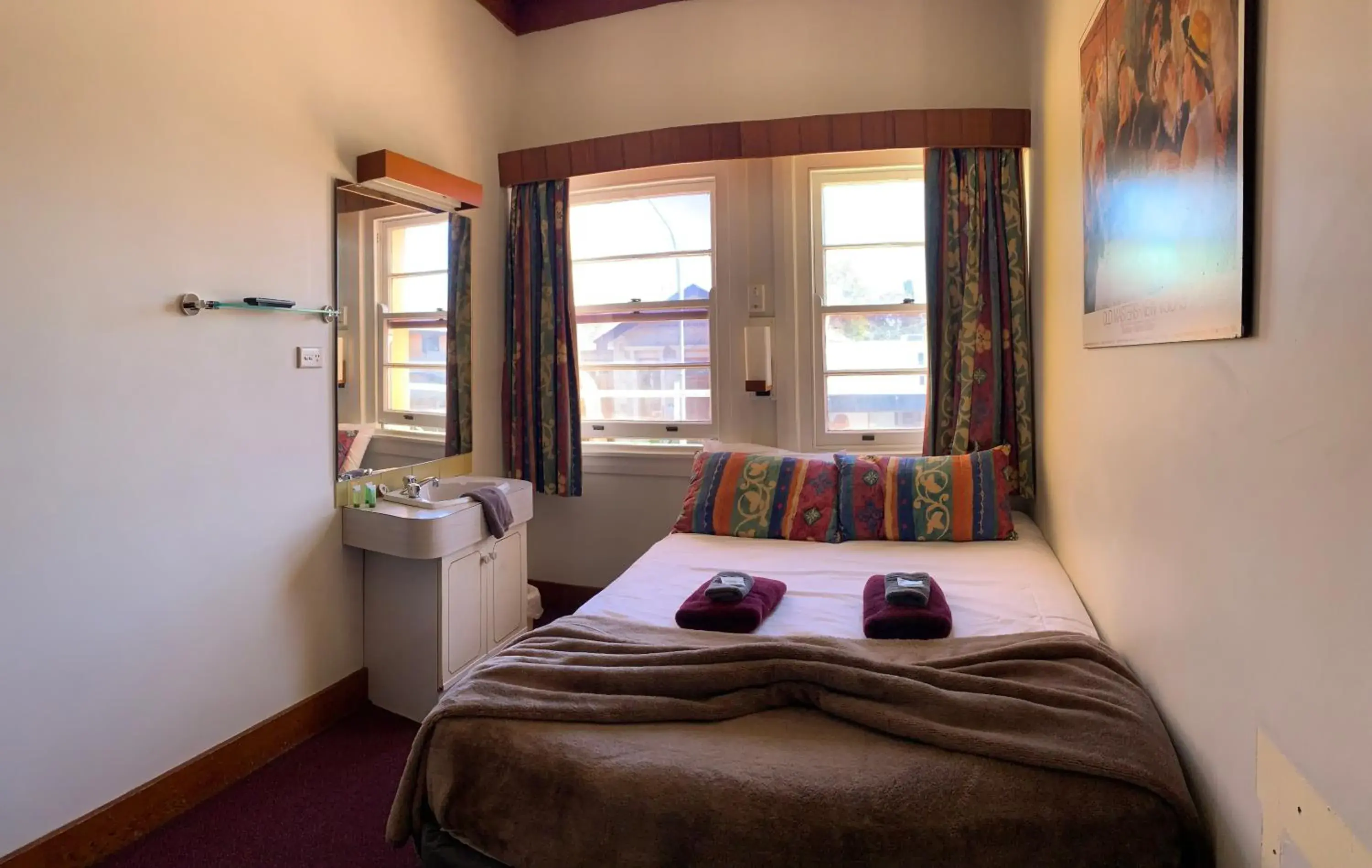 Standard Double Room with Shared Bathroom in Moruya Monarch Hotel Standard Double Room with Shared Bathroom in Moruya Monarch Hotel