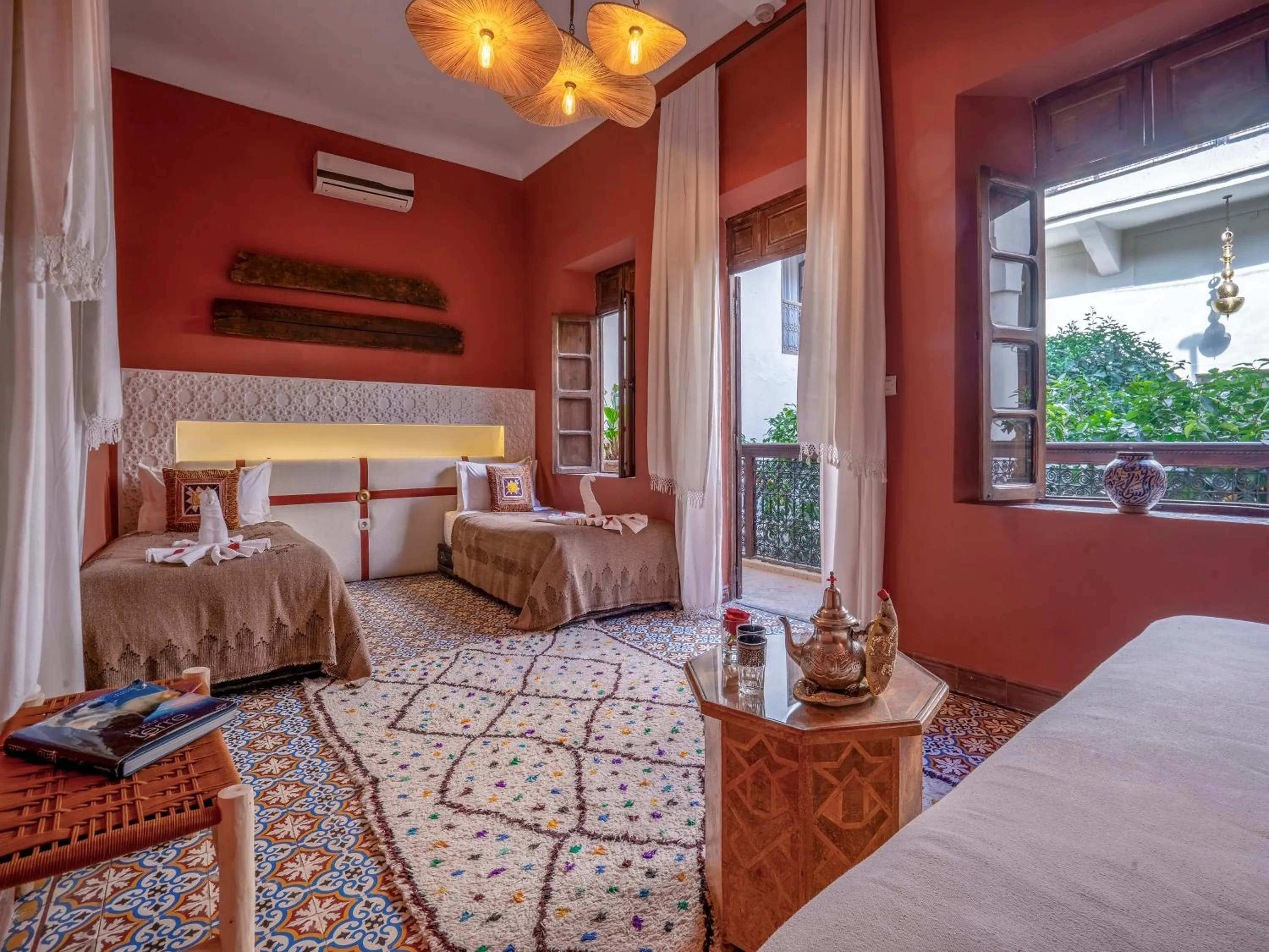 Photo of the whole room, Bed in Riad Maialou & SPA