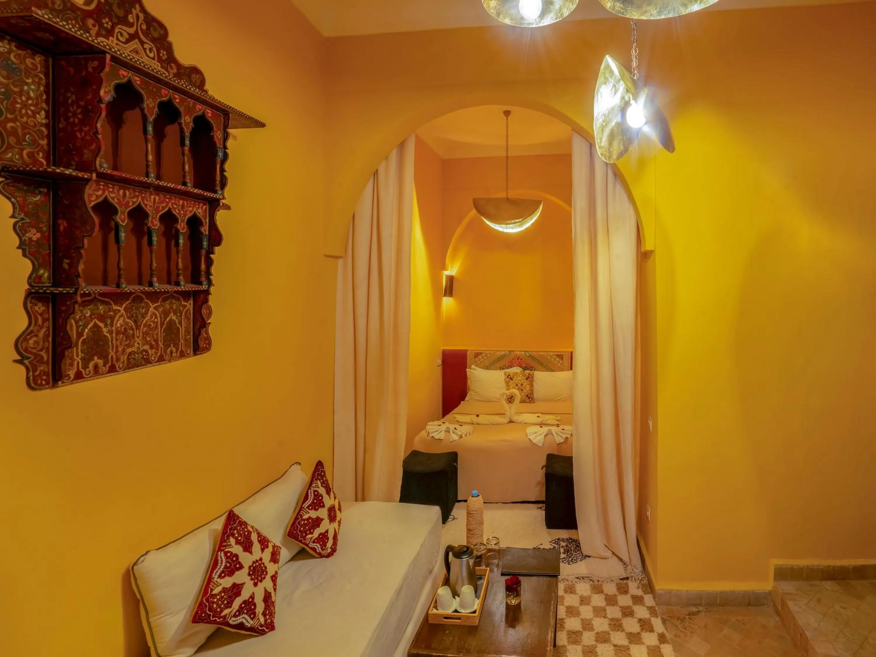 Photo of the whole room, Bed in Riad Maialou & SPA