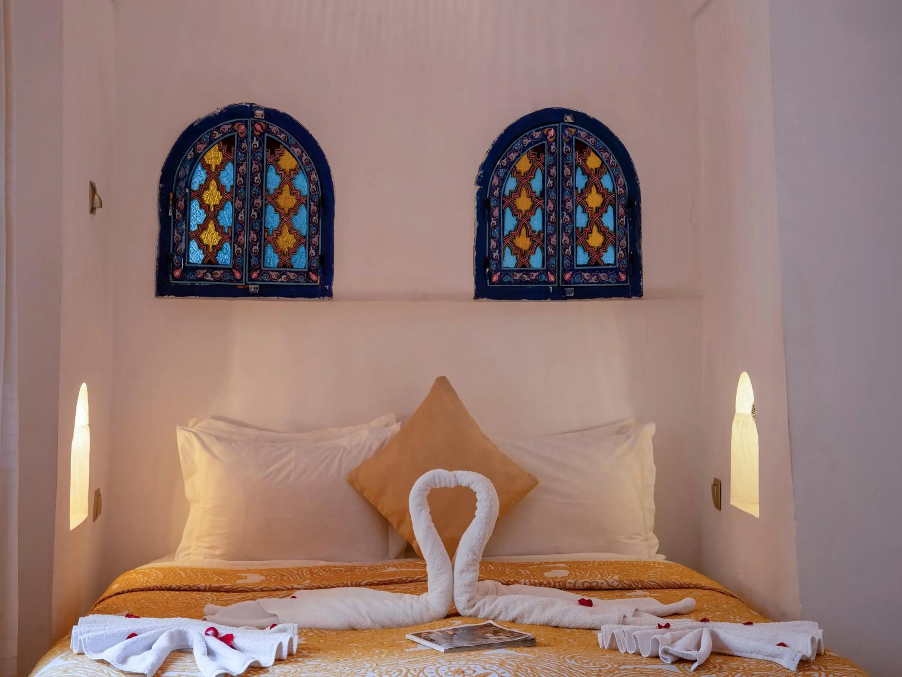 Bed in Riad Maialou & SPA