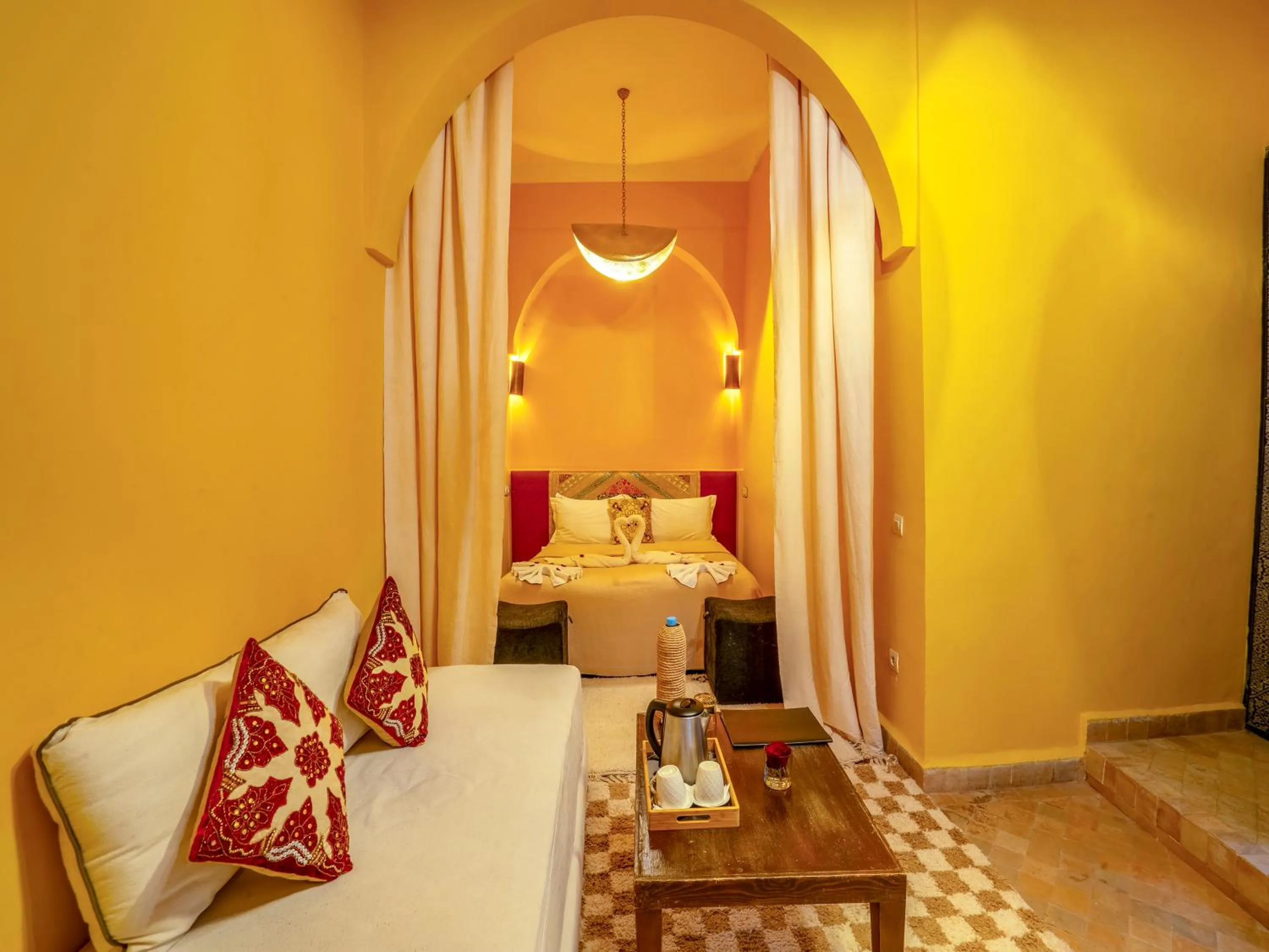 Bed in Riad Maialou & SPA