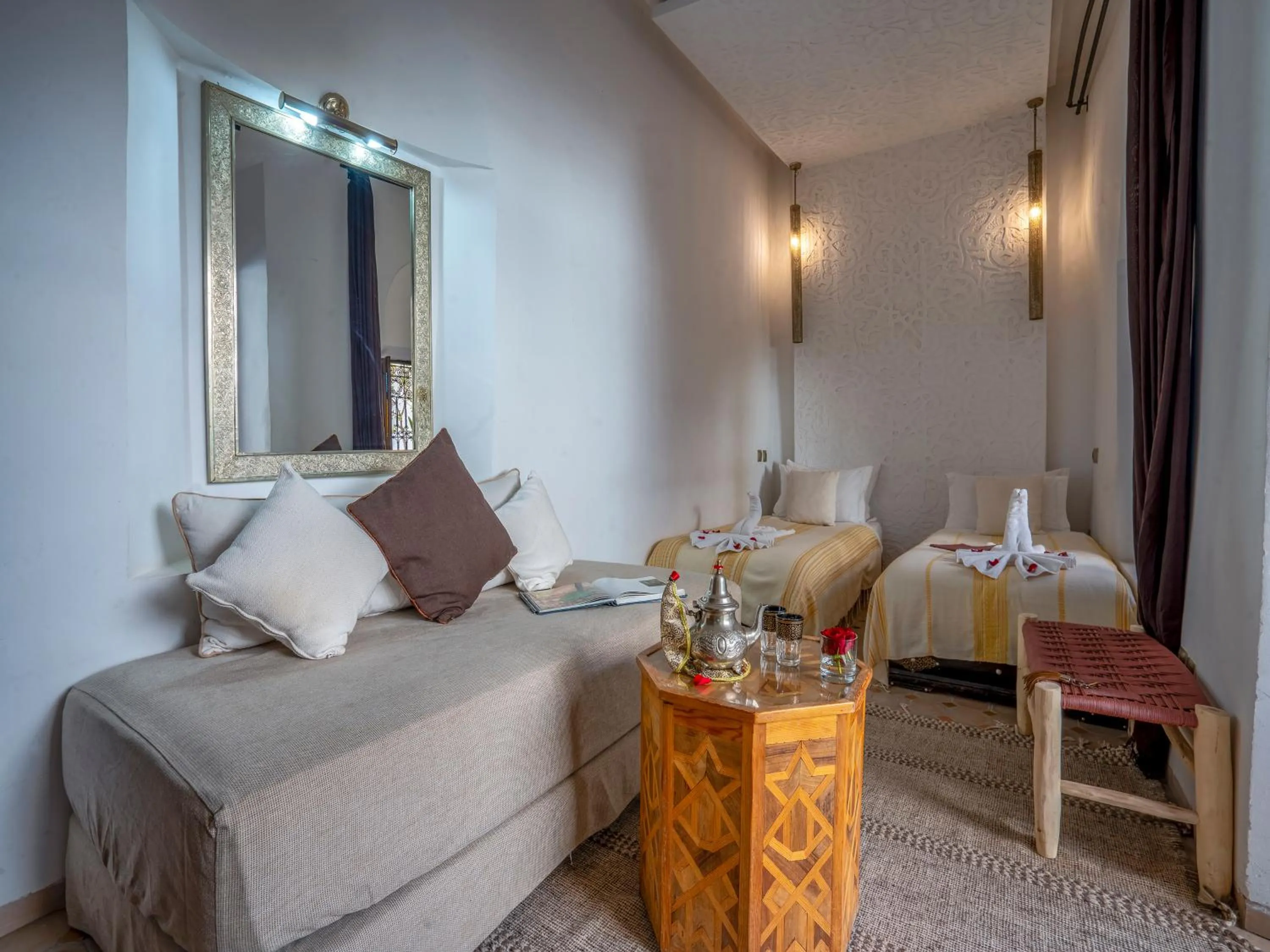 Photo of the whole room, Bed in Riad Maialou & SPA