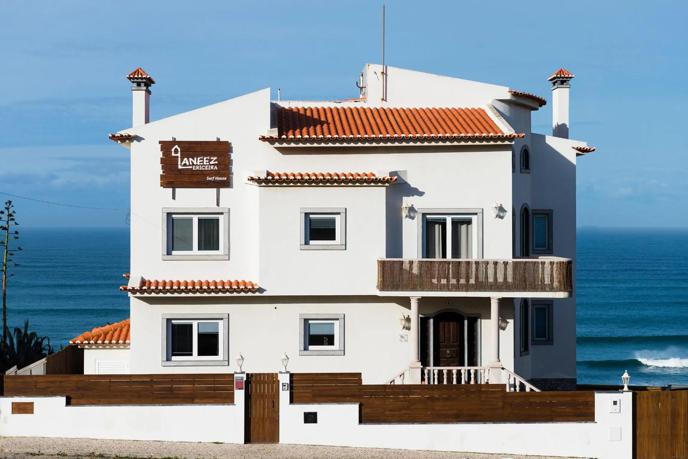 Facade/entrance in Laneez Ericeira Surf House
