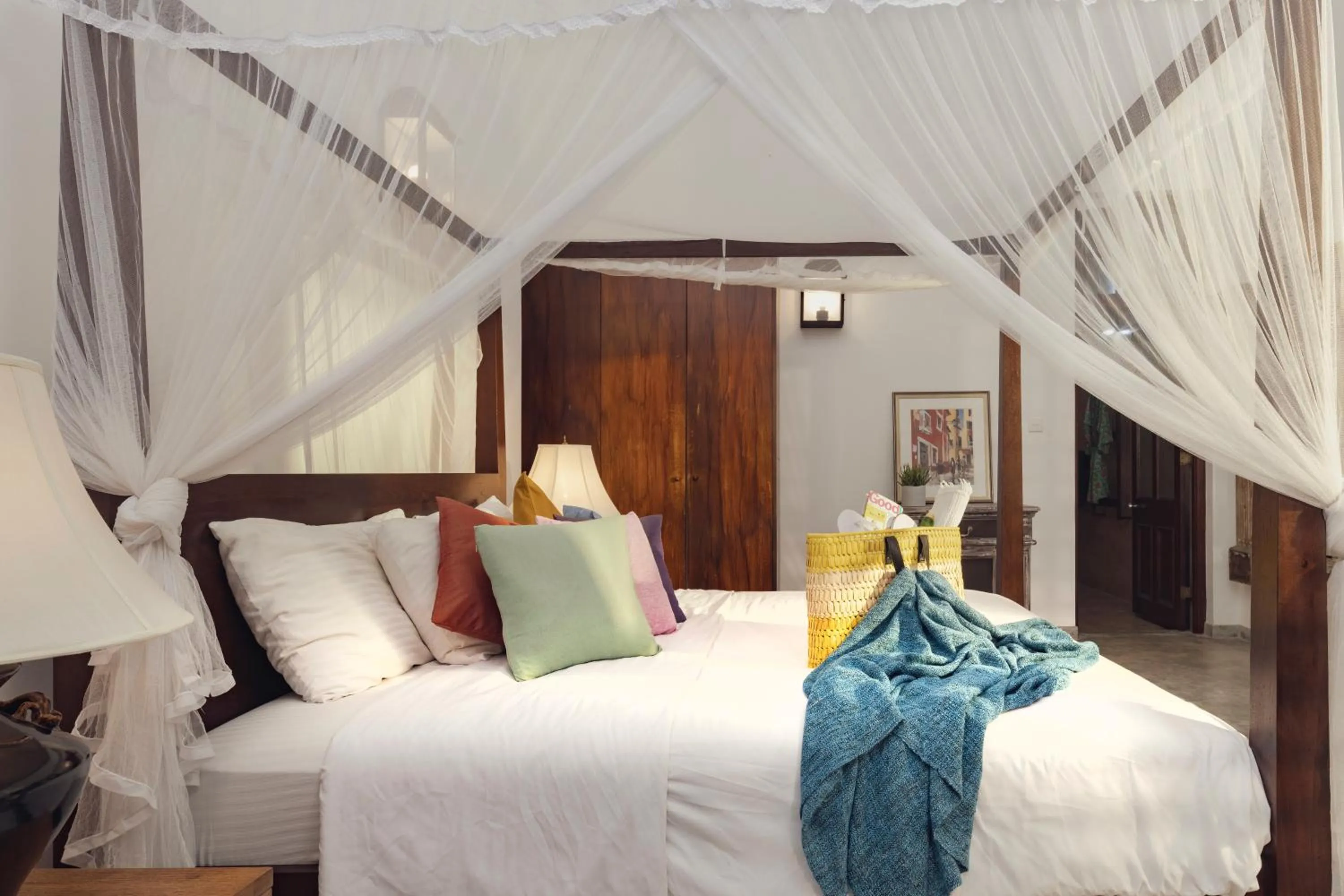 Bedroom, Bed in La Maison de Colombo